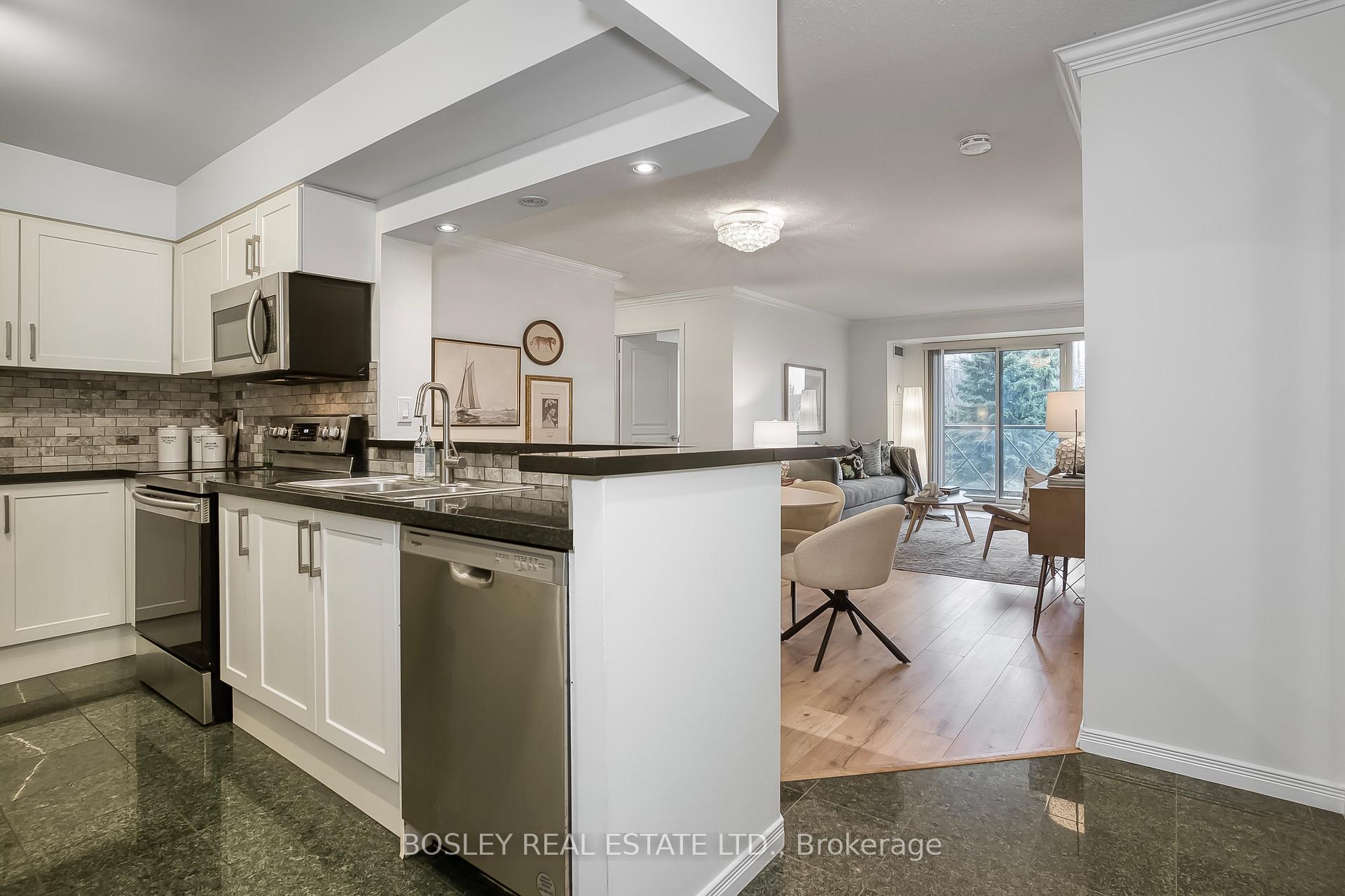 2 Bedrooms Condo at 51 Harrison Garden, Toronto For sale