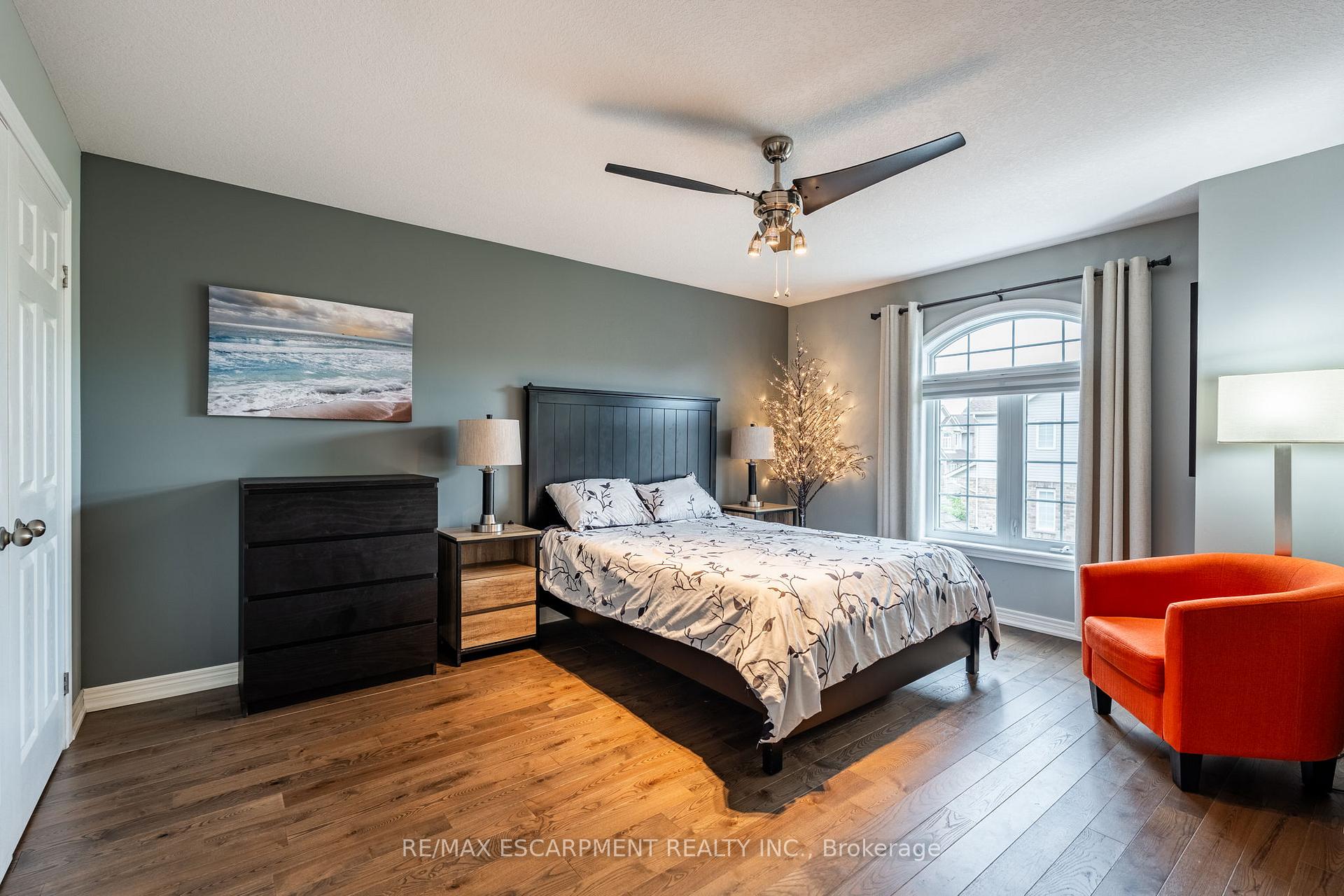 3 Bedrooms Condo at 1461 Upper Gage, Hamilton For sale