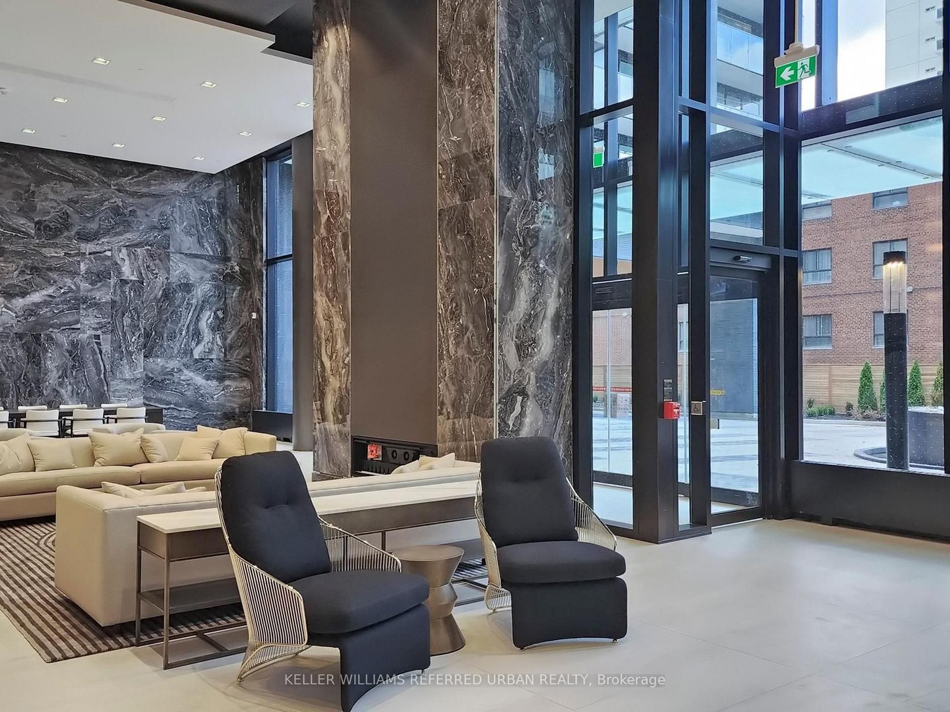 3 Bedrooms Condo at 127 Broadway, Toronto For sale