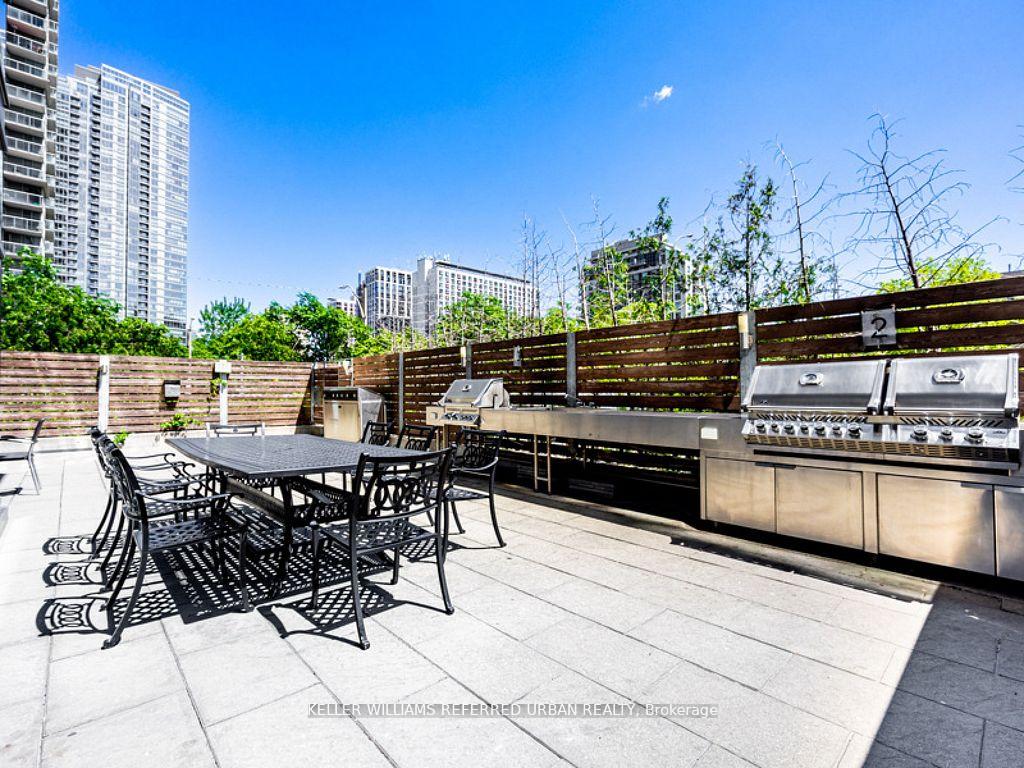 2 Bedrooms Condo at 11 Brunel, Toronto For sale