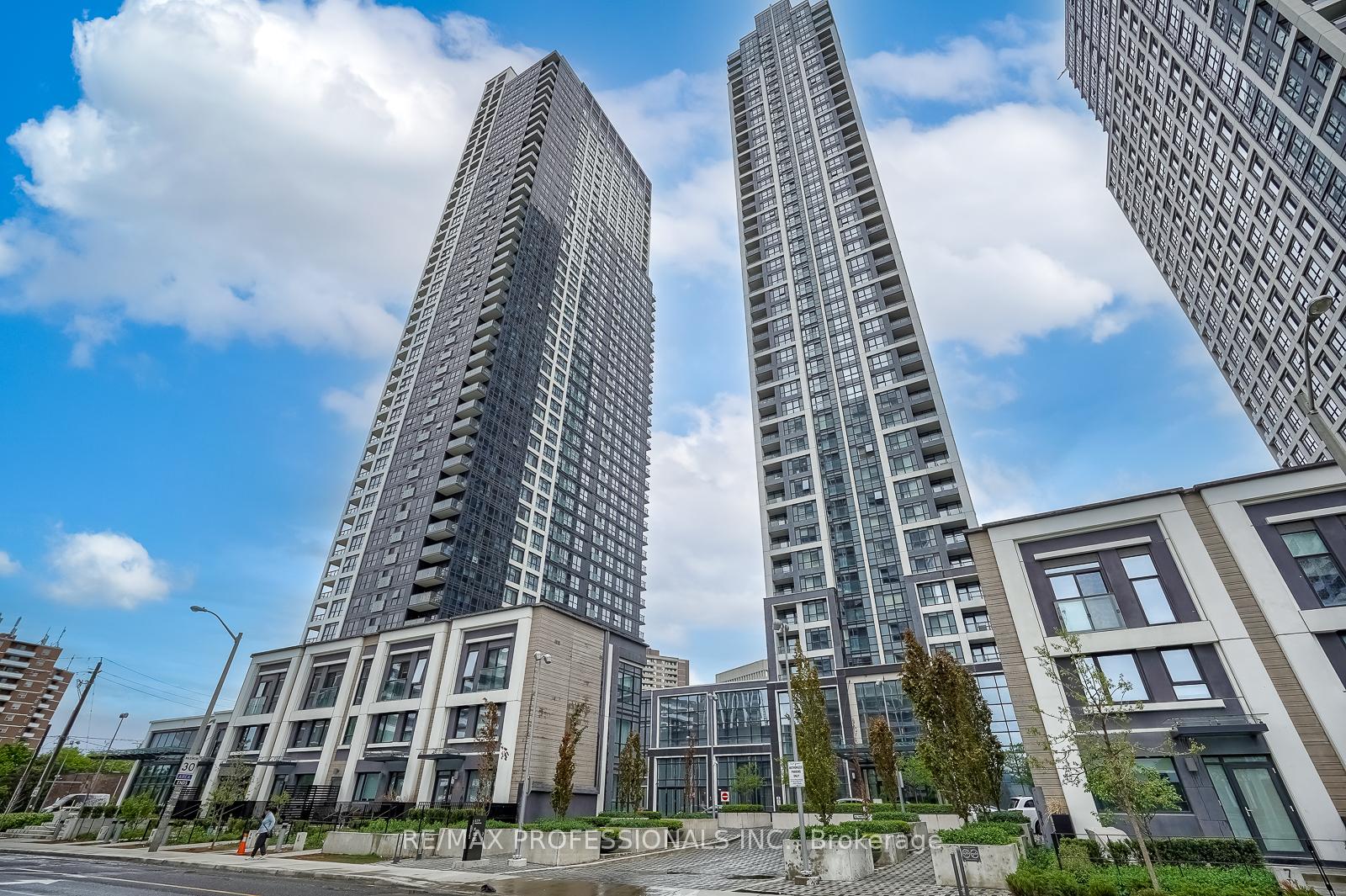 2 Bedrooms Condo at 5 Mabelle, Toronto For sale