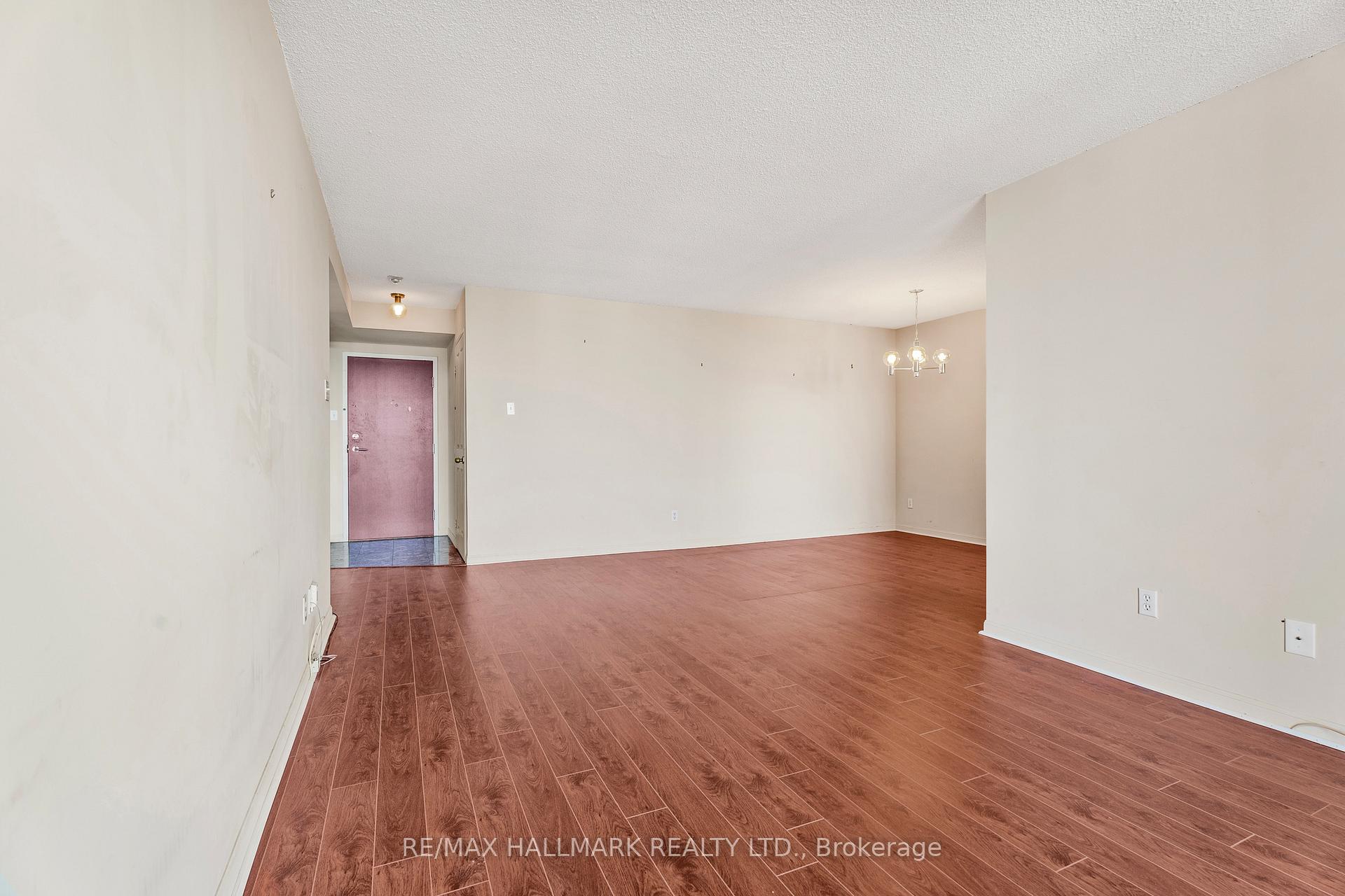 3 Bedrooms Condo at 1121 Steeles, Toronto For sale
