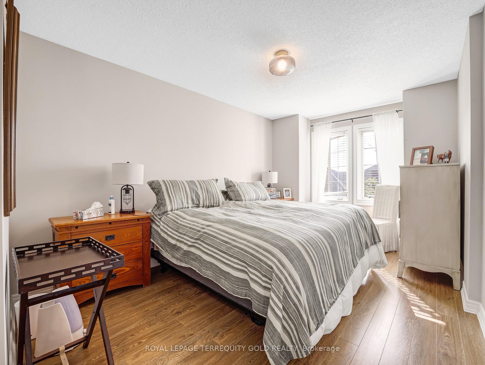 3 Bedrooms Condo at 4045 Upper Middle, Burlington For sale
