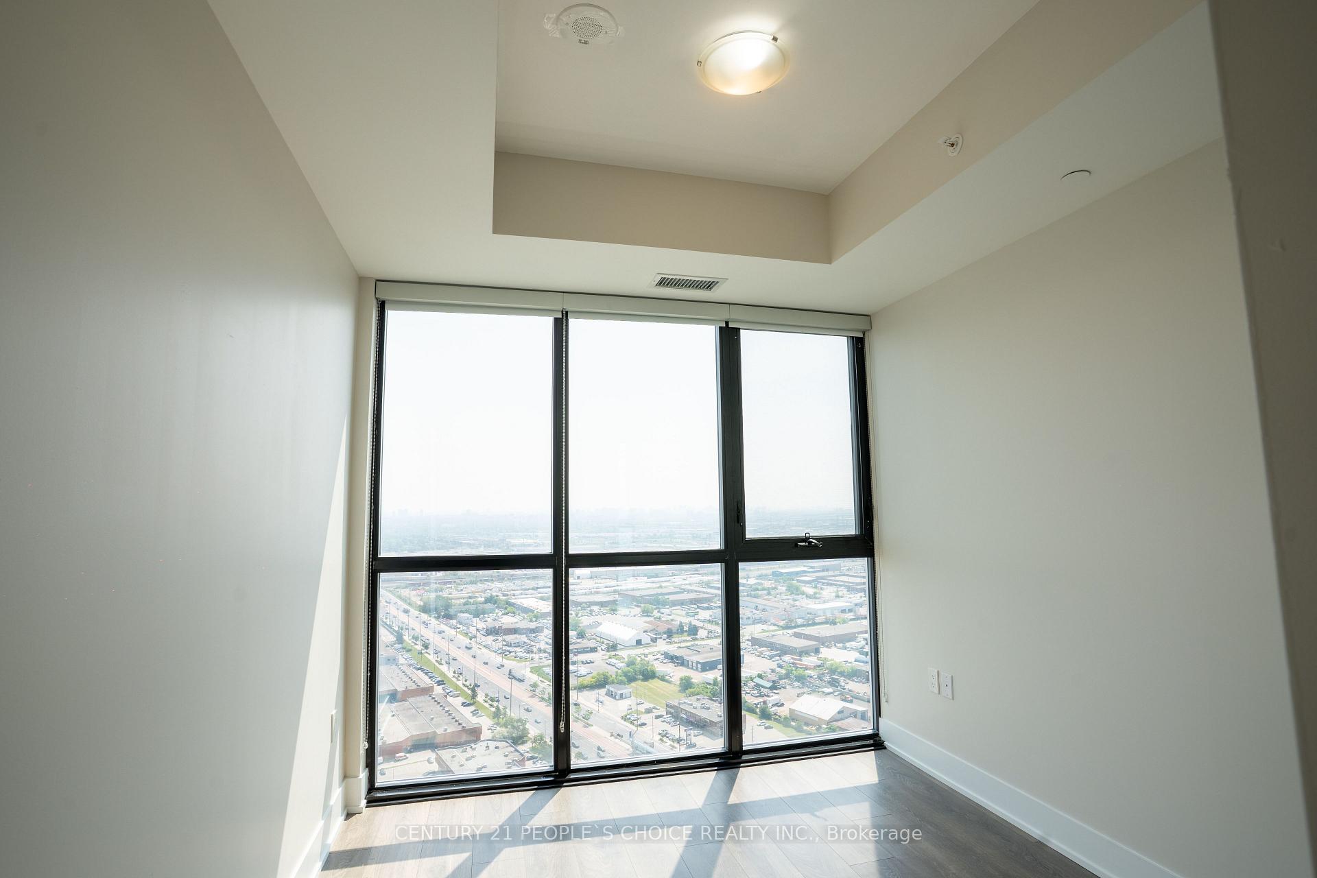 3 Bedrooms Condo at 2908 Highway 7, Vaughan For sale