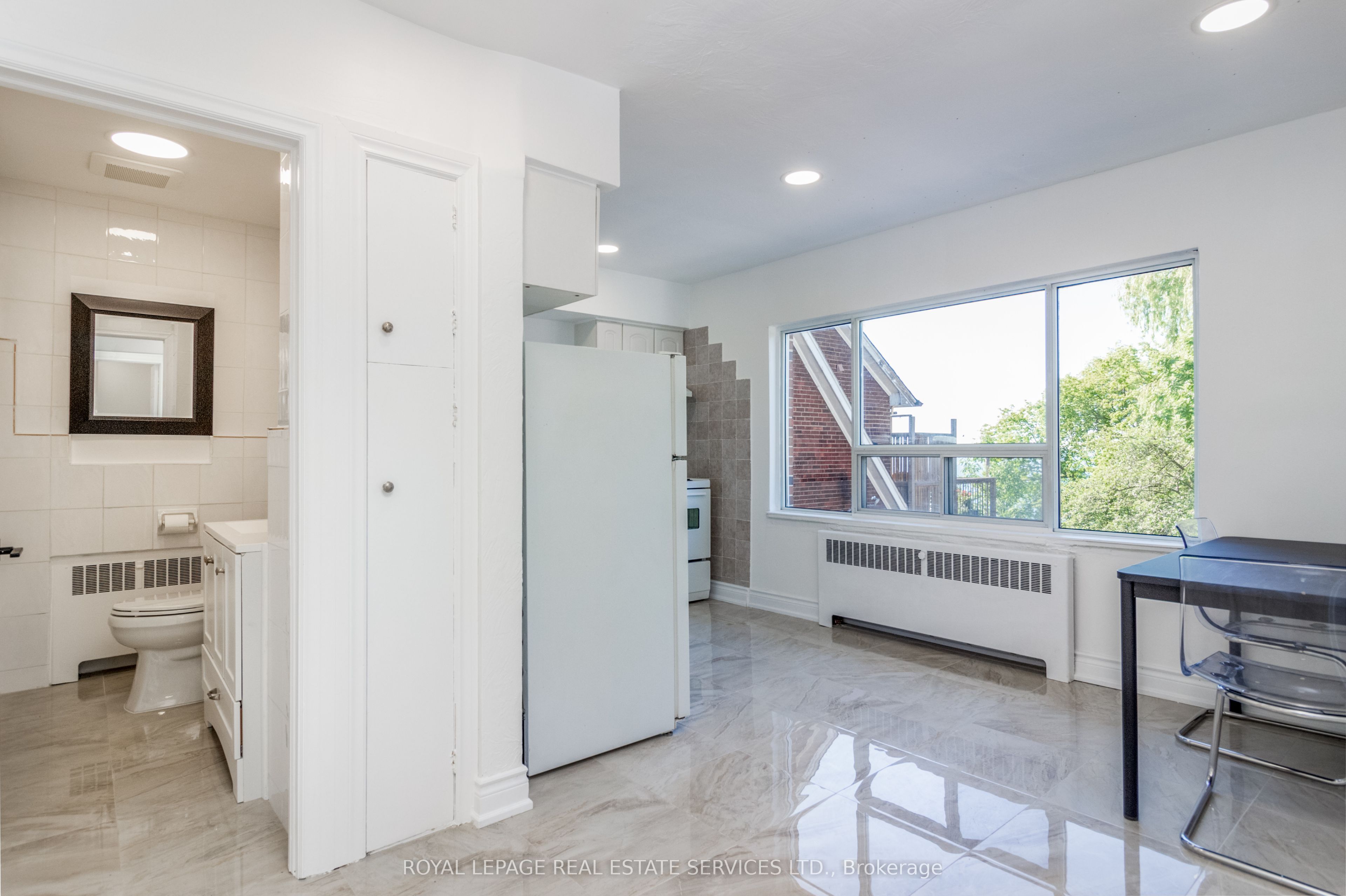 2709 Lake Shore Boulevard W