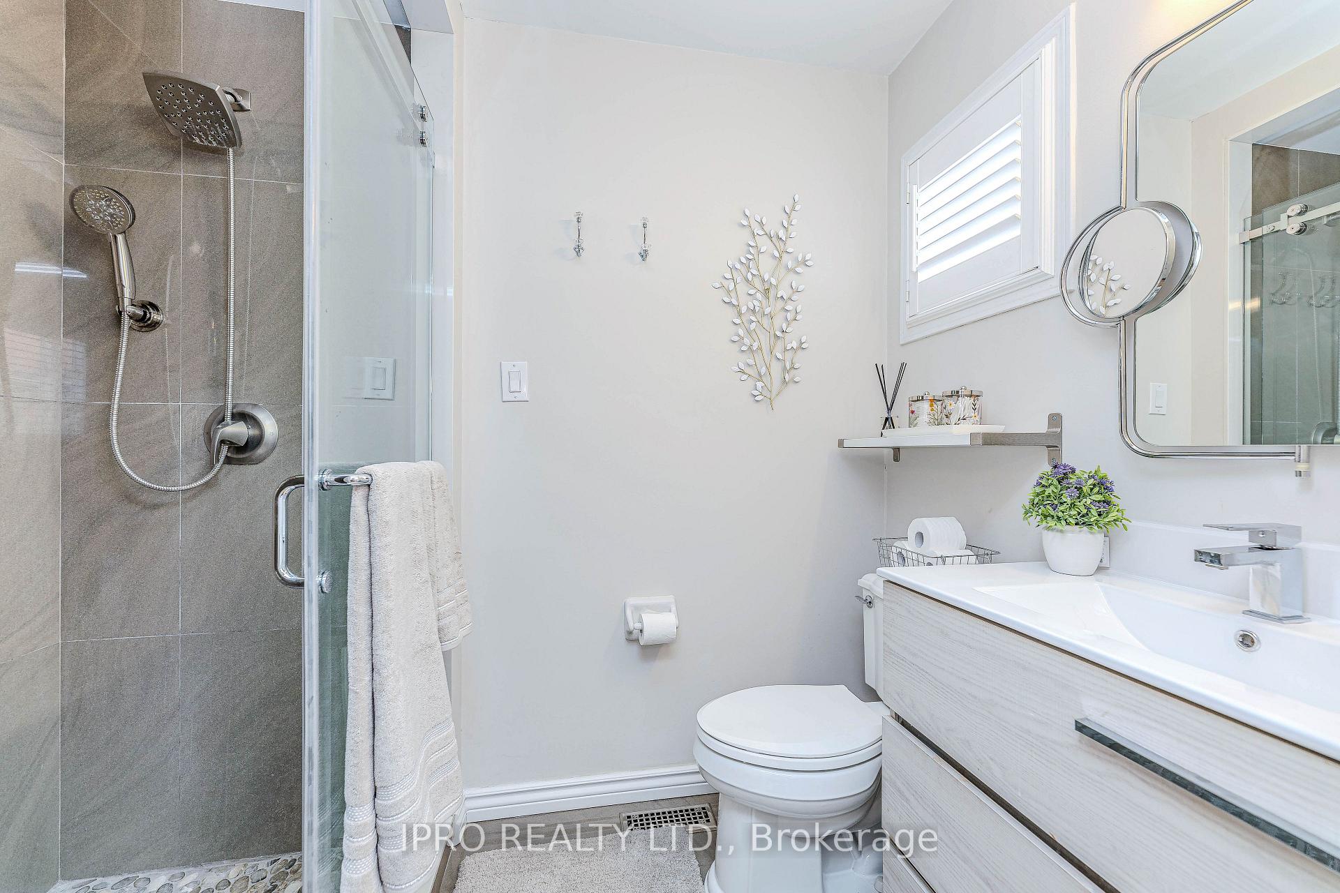 3 Bedrooms Condo at 78 Tania, Vaughan For sale