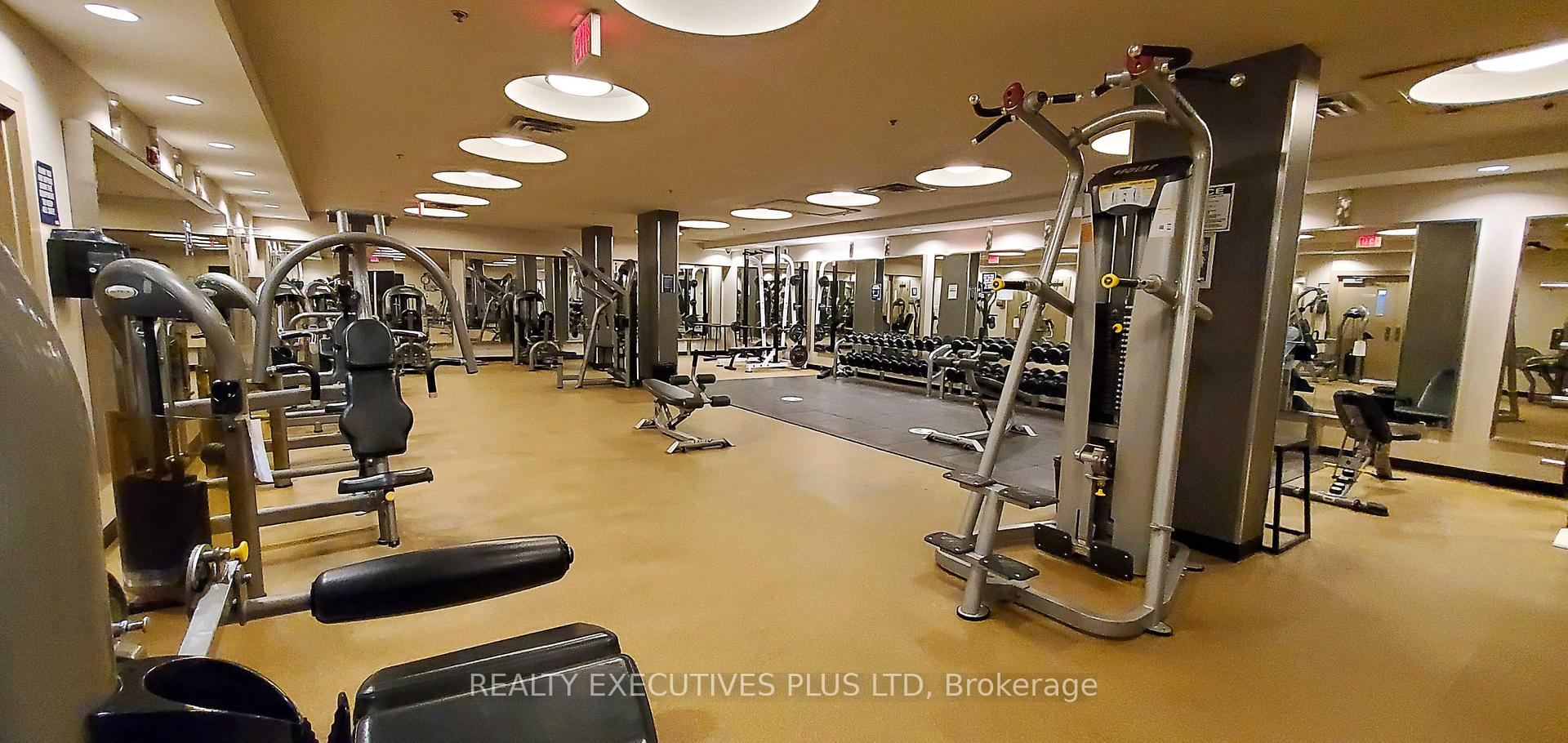 3 Bedrooms Condo at 60 Absolute, Mississauga For sale