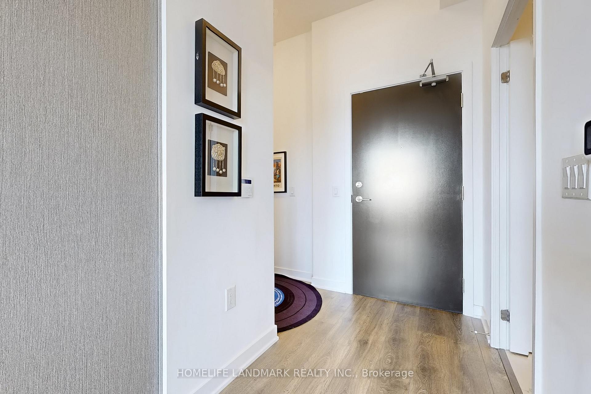 2 Bedrooms Condo at 60 Honeycrisp, Vaughan For sale