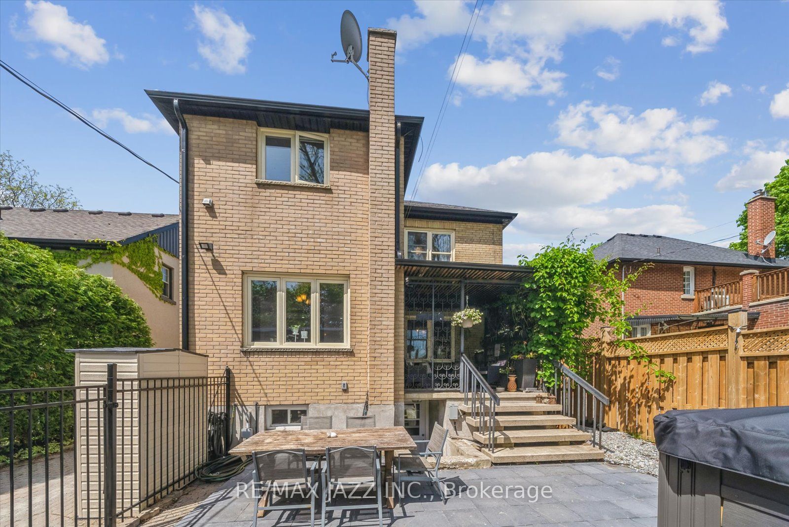 649 Masson Street