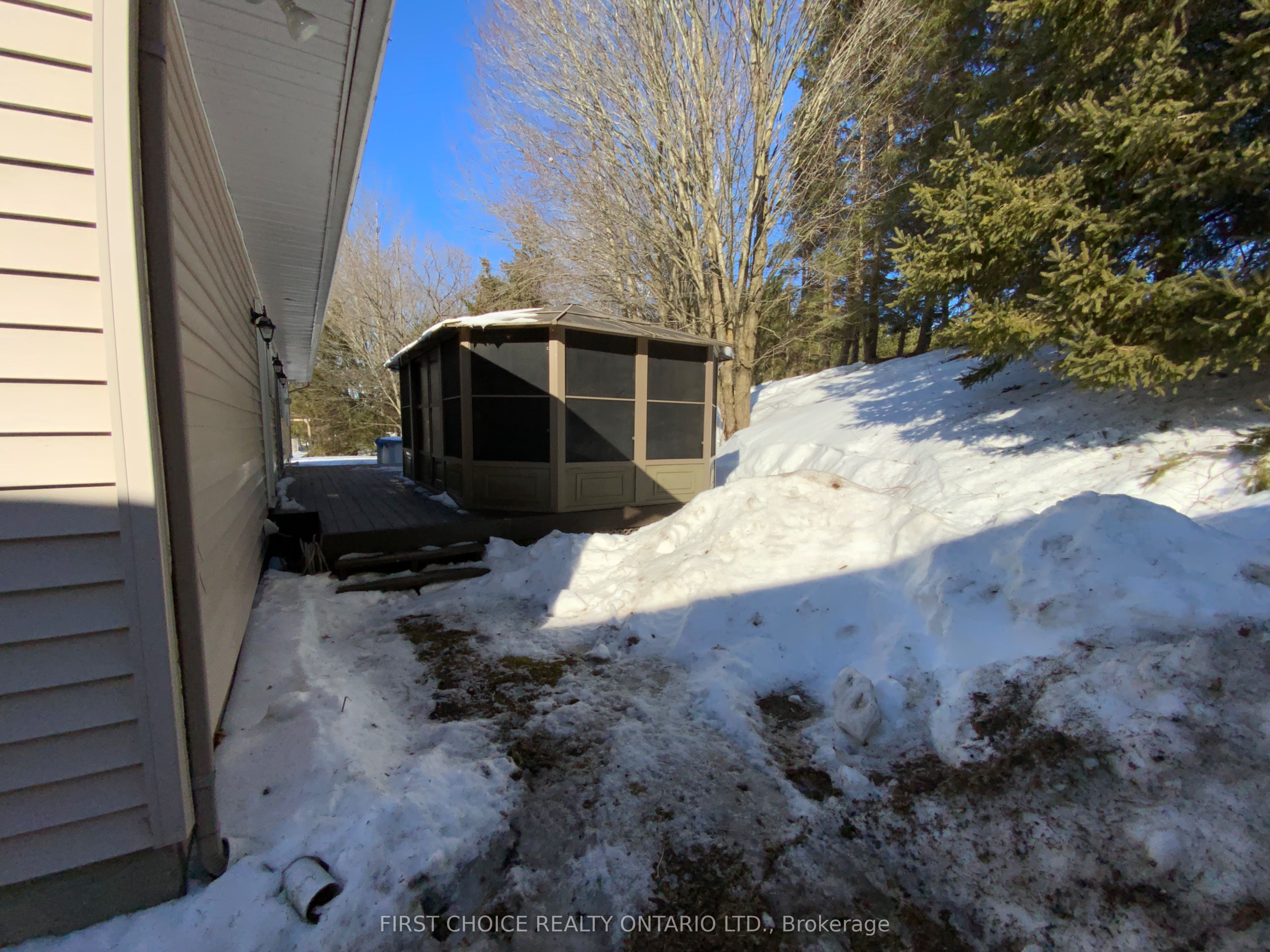 1211 Lacroix Road