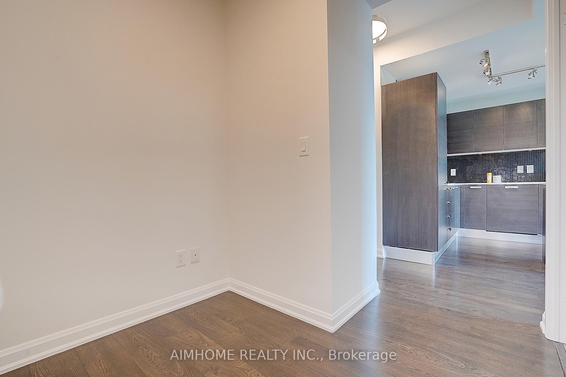 3 Bedrooms Condo at 11 Bogert, Toronto For sale