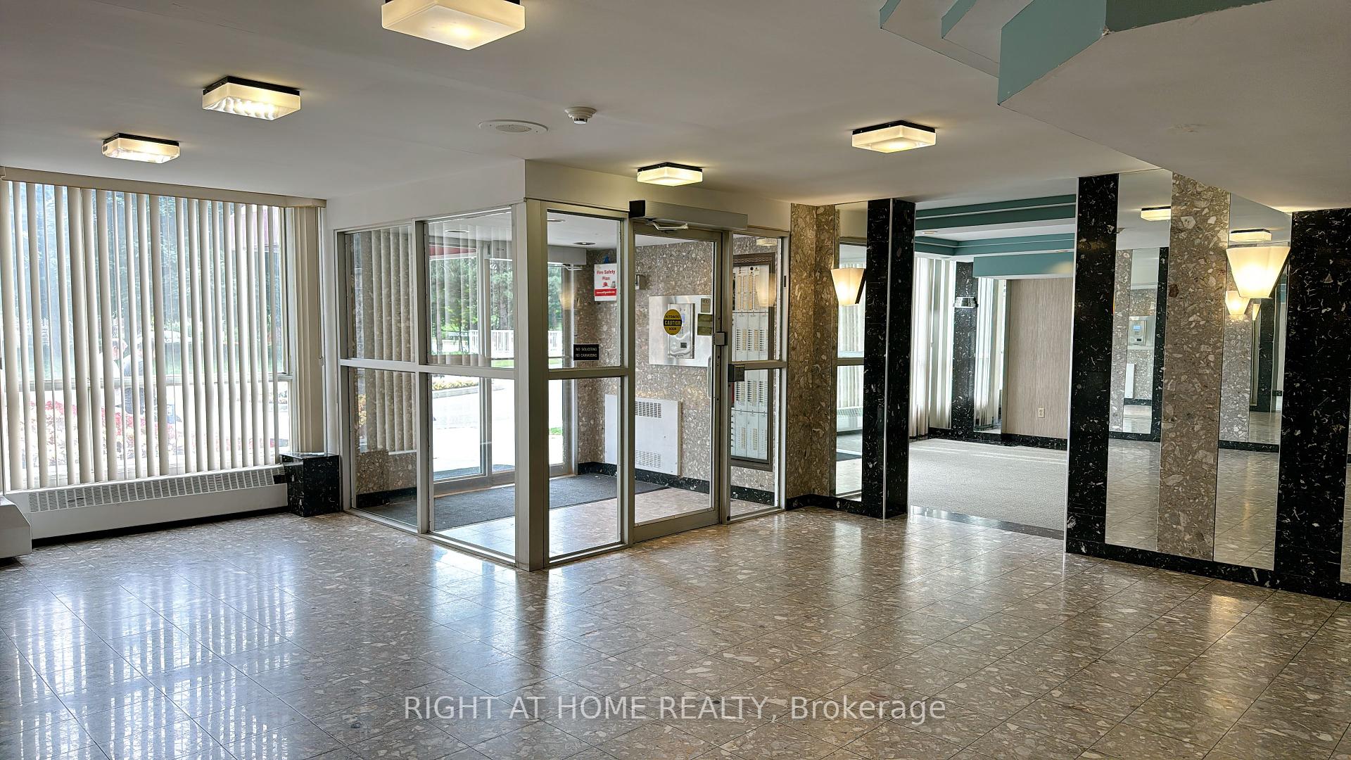 2 Bedrooms Condo at 3077 Weston, Toronto For sale