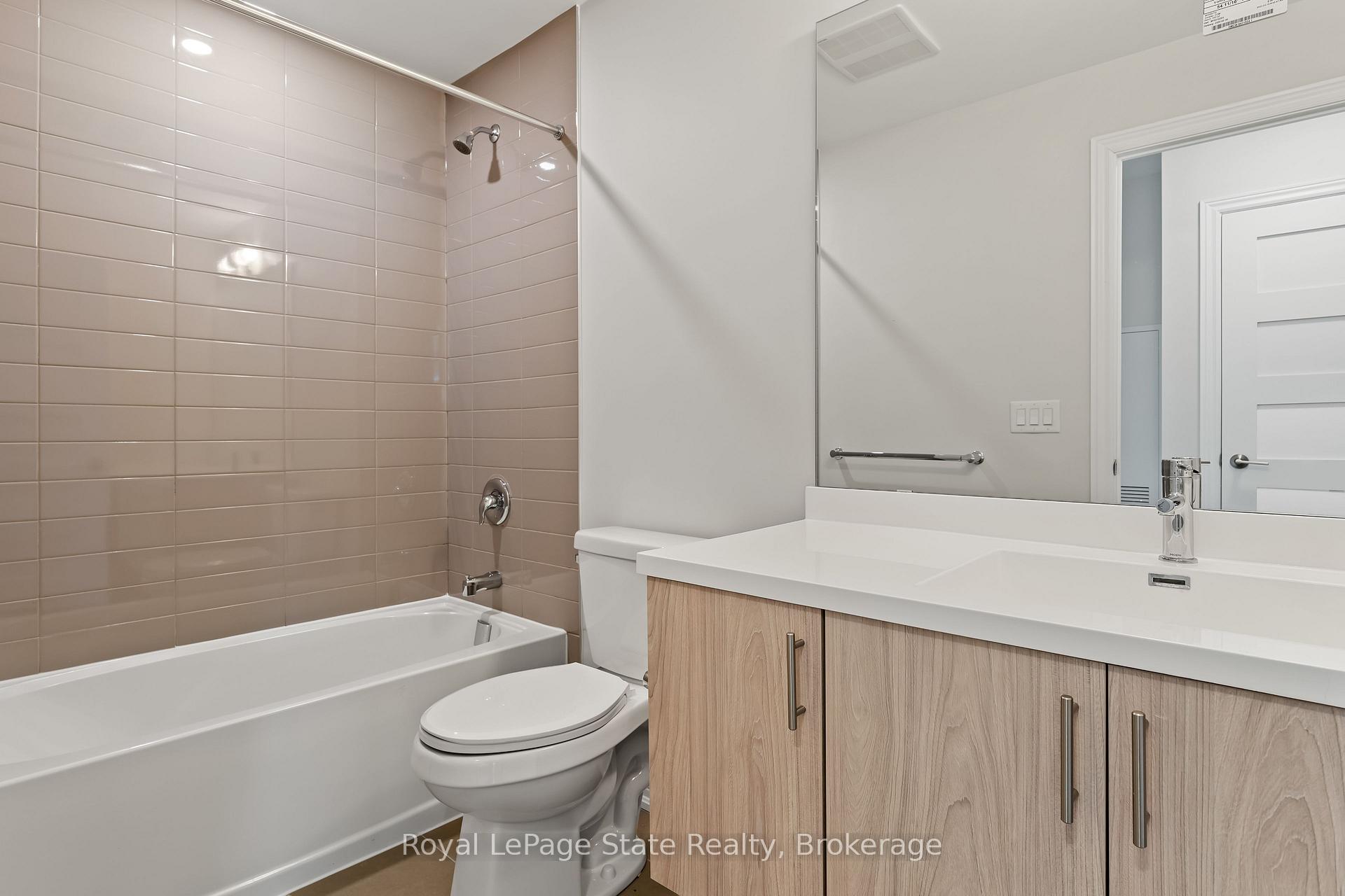 2 Bedrooms Condo at 121 8,  Hamilton For sale