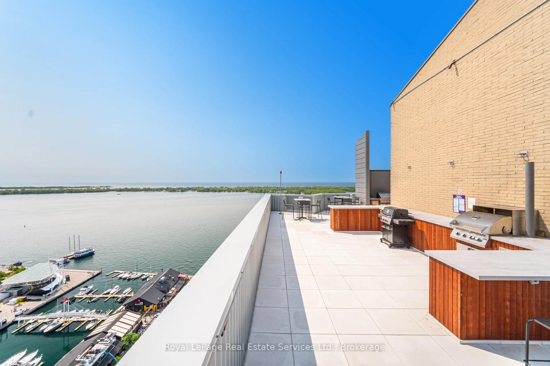2 Bedrooms Condo at 260 Queens, Toronto For sale