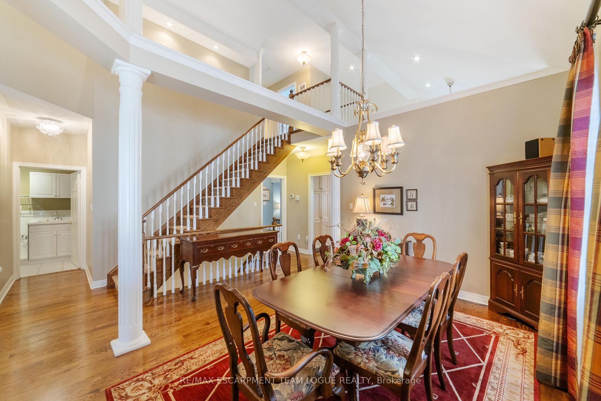 3 Bedrooms Semi-Detached at 4144 STONEBRIDGE,  Burlington For sale
