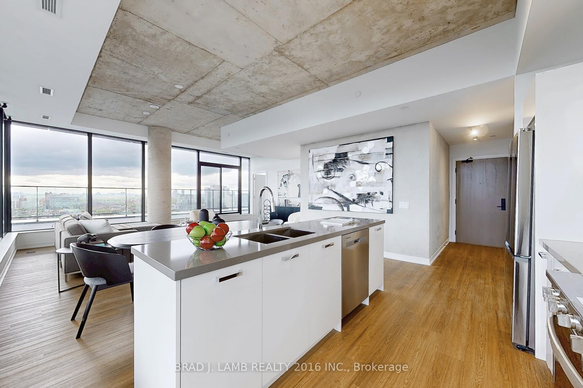 3 Bedrooms Condo at 195 McCaul, Toronto For sale