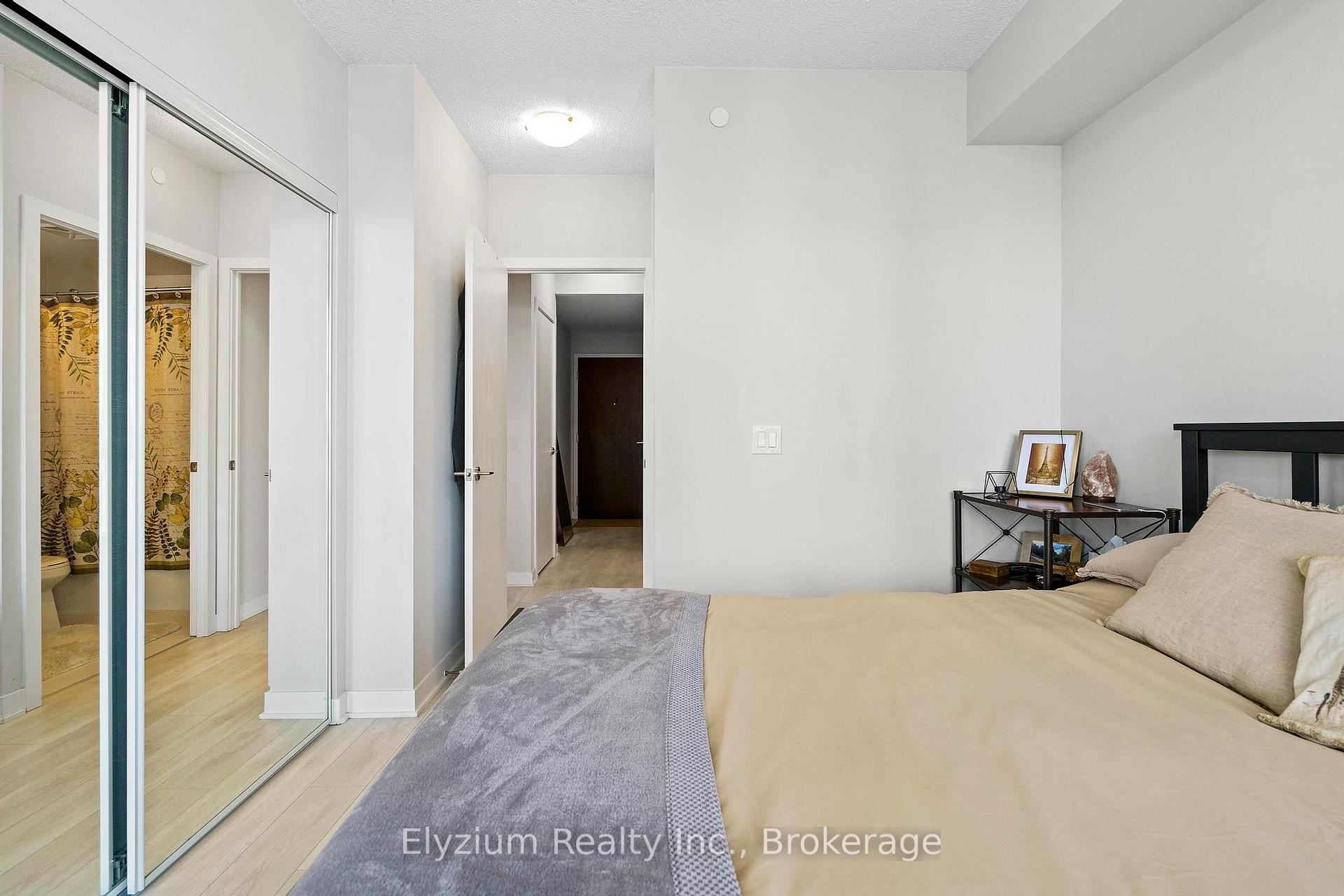 2 Bedrooms Condo at 2221 Yonge, Toronto For sale