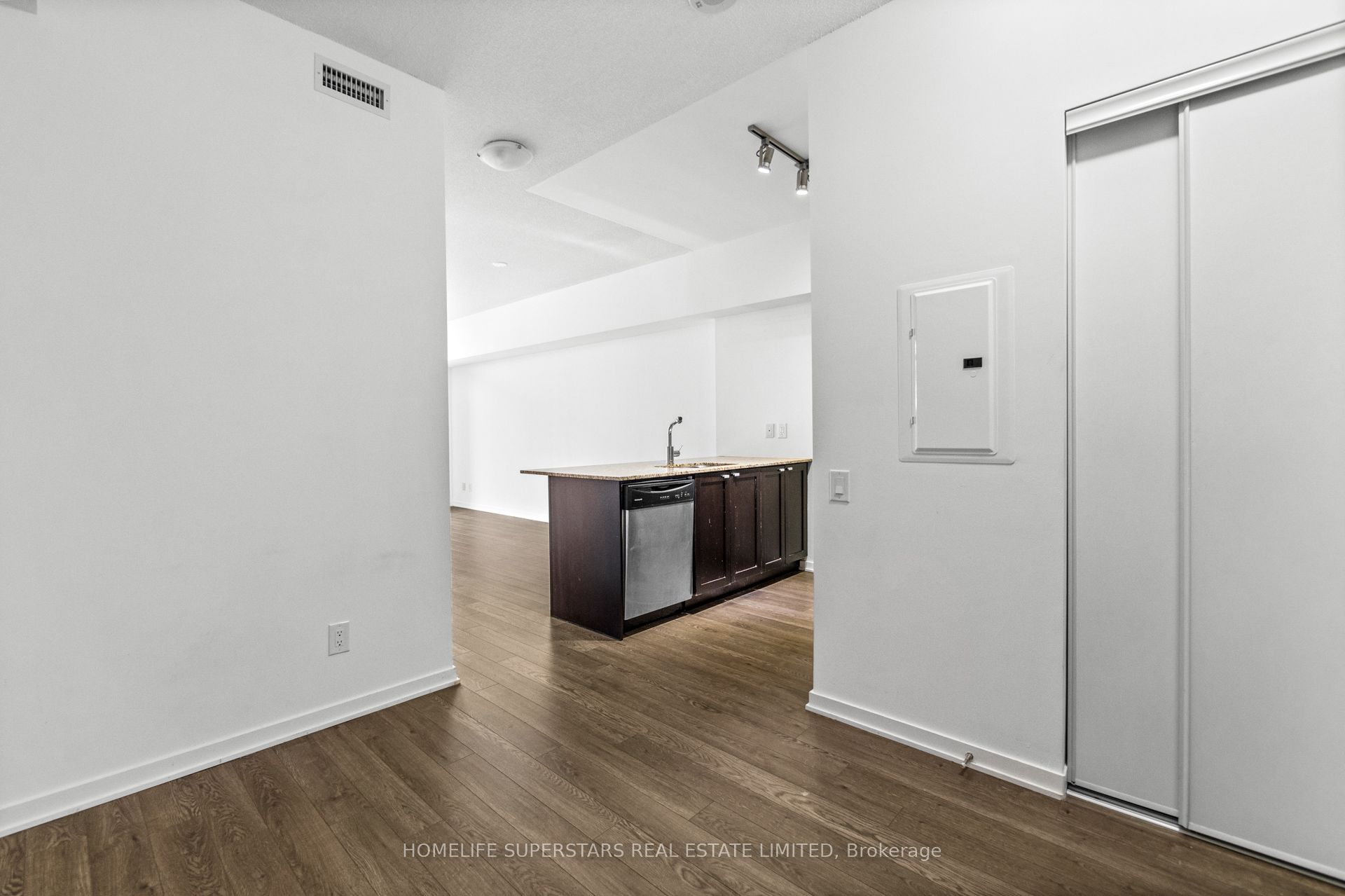 105 The Queensway Avenue, #1901