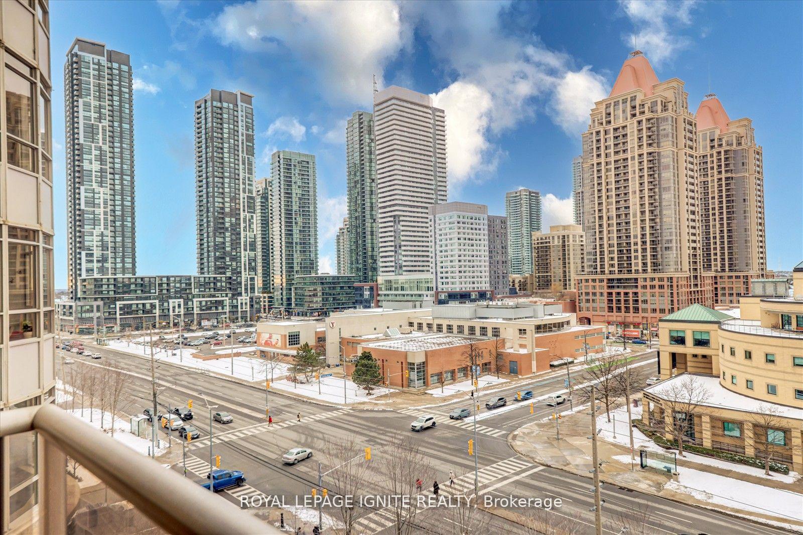 2 Bedrooms Condo at 310 Burnhamthorpe,  Mississauga For sale
