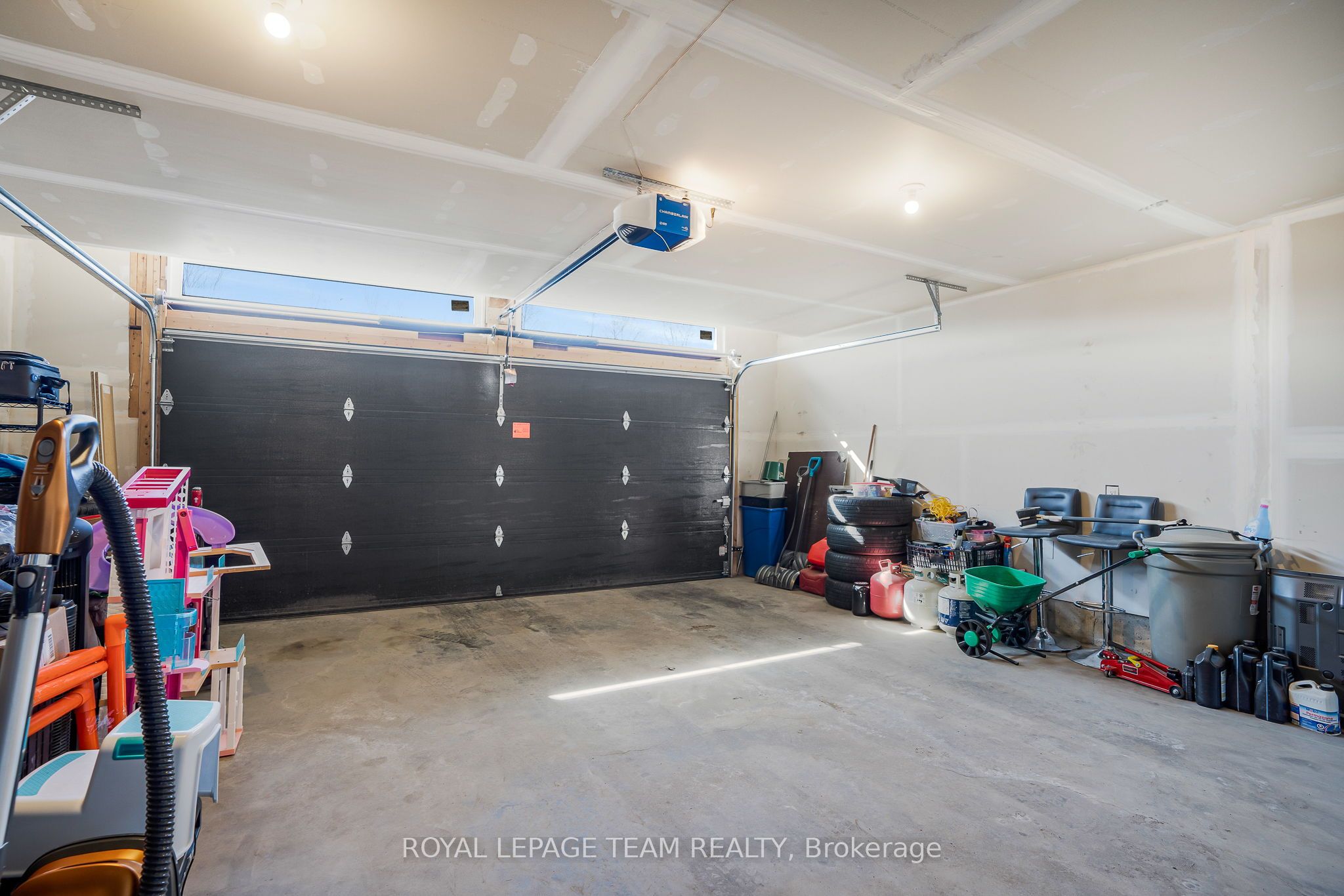 155 Hybrid Street, Russell, ON K0A 1W0
