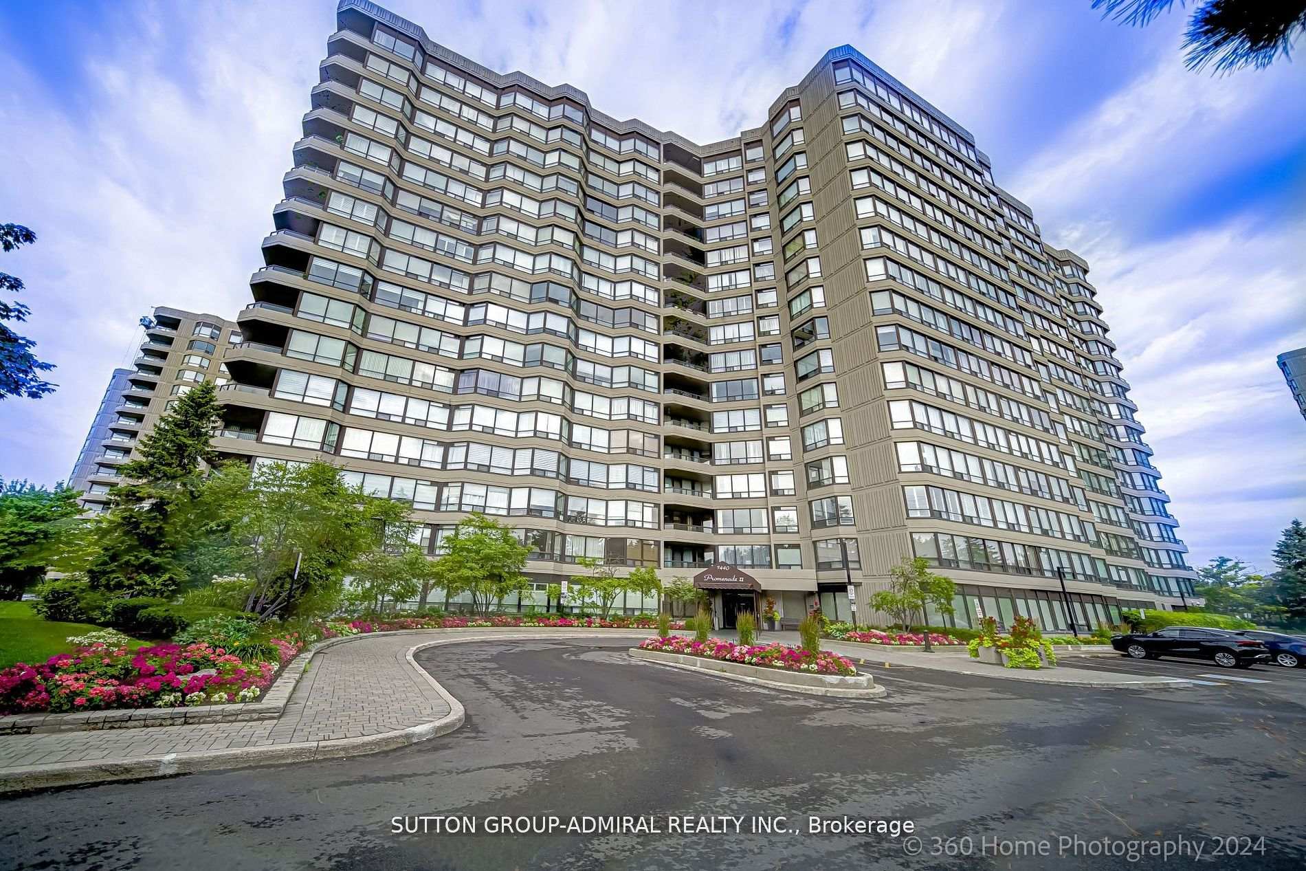2 Bedrooms Condo at 7440 Bathurst,  Vaughan For sale