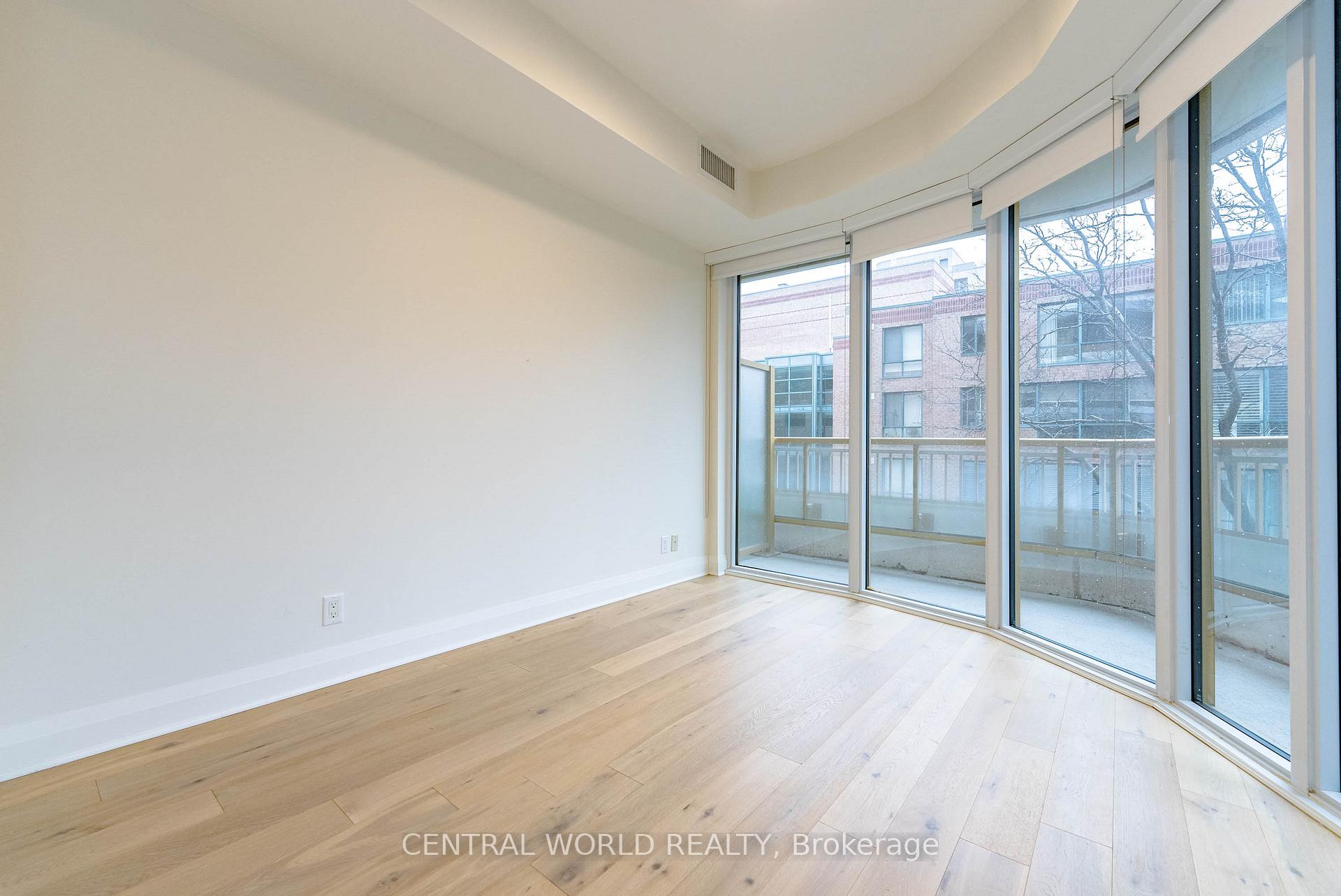 2 Bedrooms Condo at 151 Avenue,  Toronto For sale