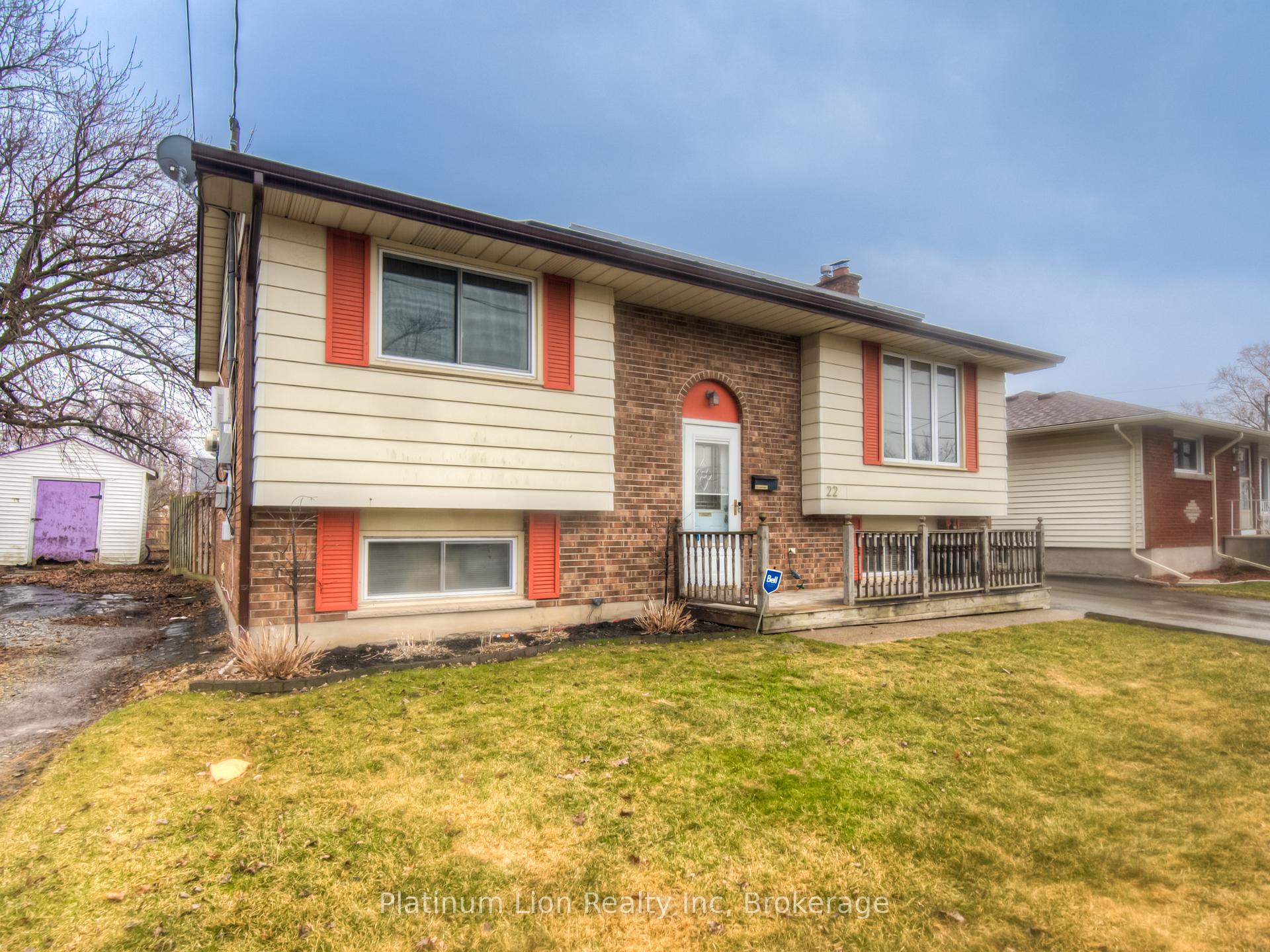 22 Battersea Avenue, St. Catharines, ON L2P 1L7