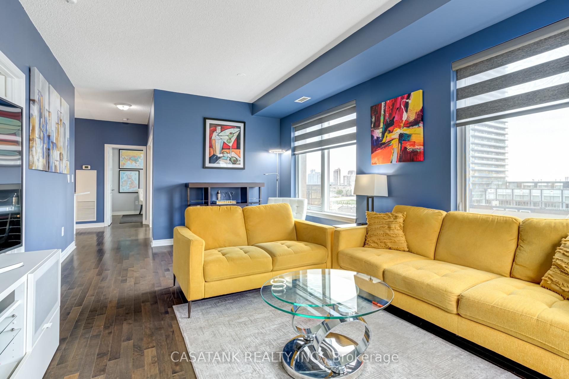 3 Bedrooms Condo at 385 Prince Of Wales, Mississauga For sale