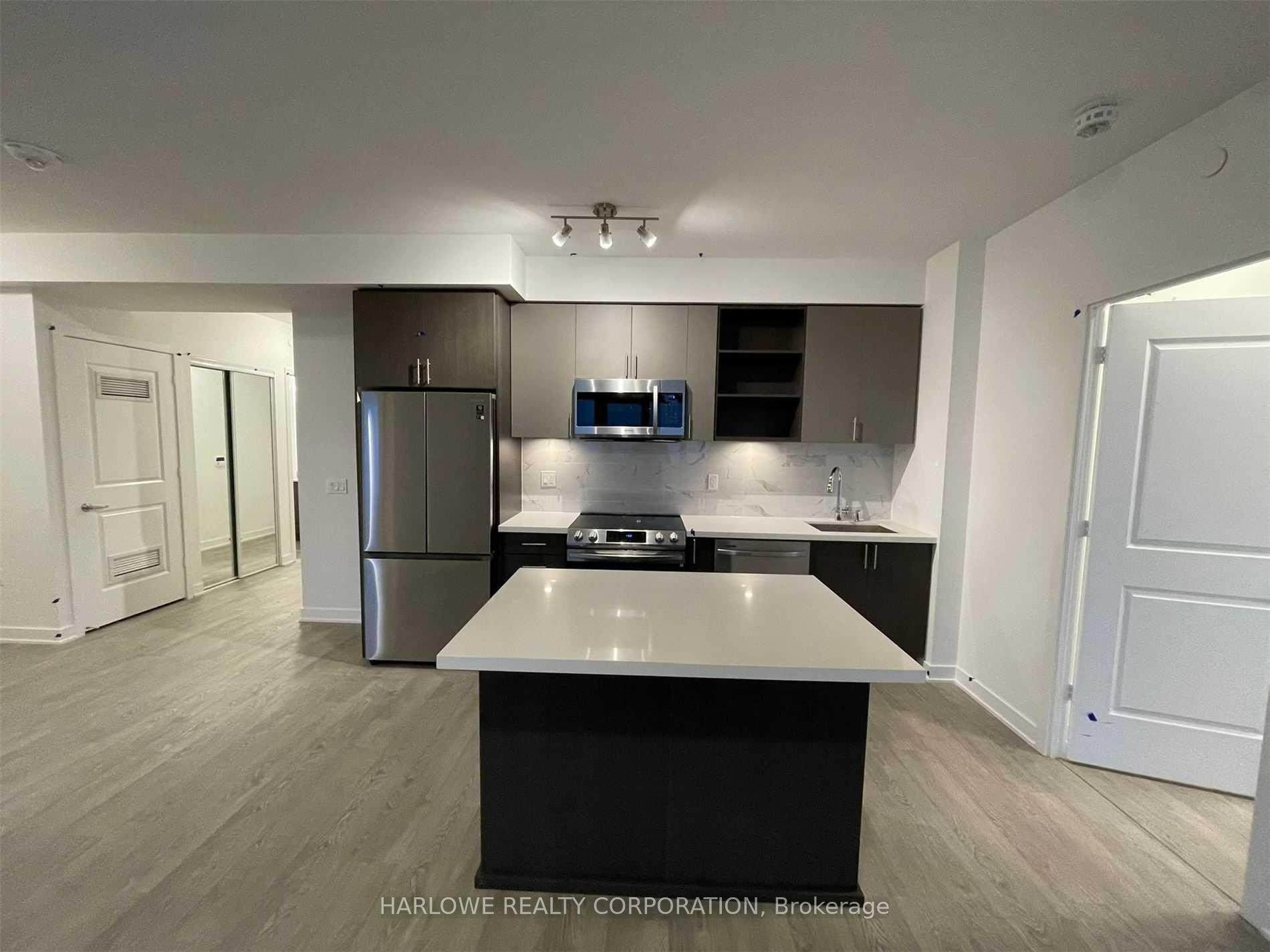 #1804 – 4655 Metcalfe Avenue, Mississauga, ON L5M 0Z7