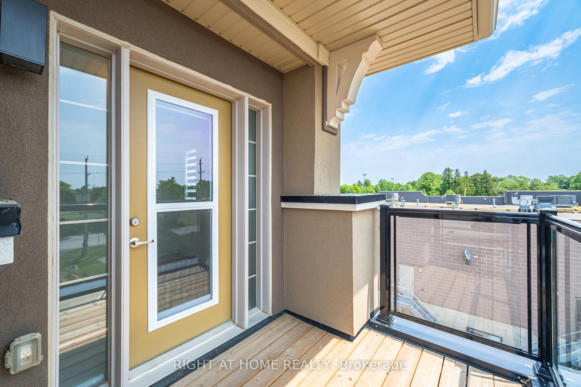 2 Bedrooms Condo at 305 Garner, Hamilton For sale