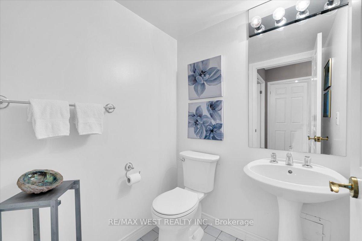 2 Bedrooms Condo at 2285 Lake Shore, Toronto For sale