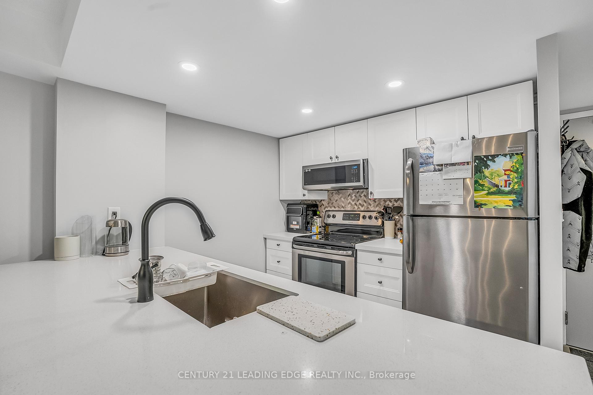 3 Bedrooms Condo at 705 King, Toronto For sale