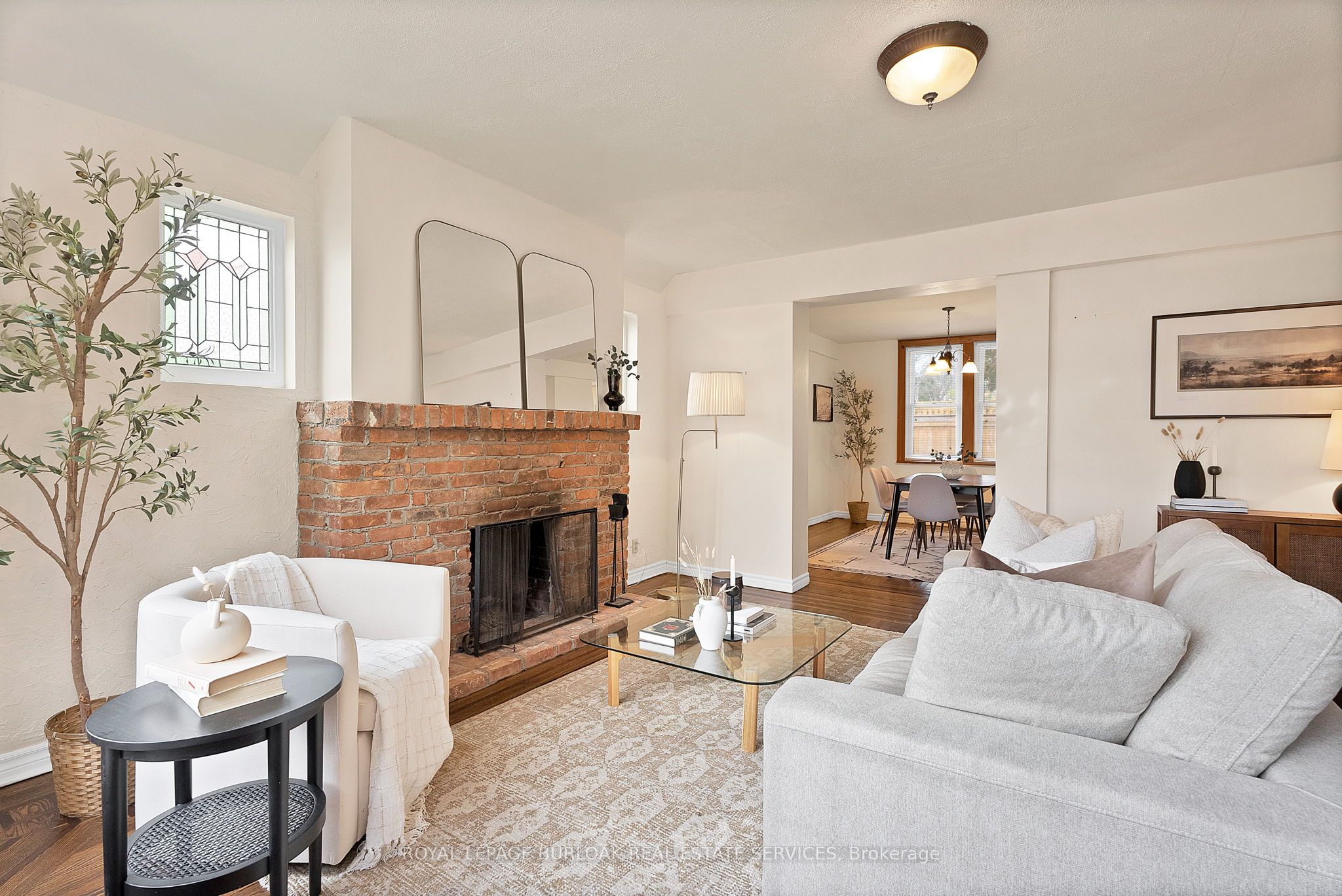 295 Plains Road W