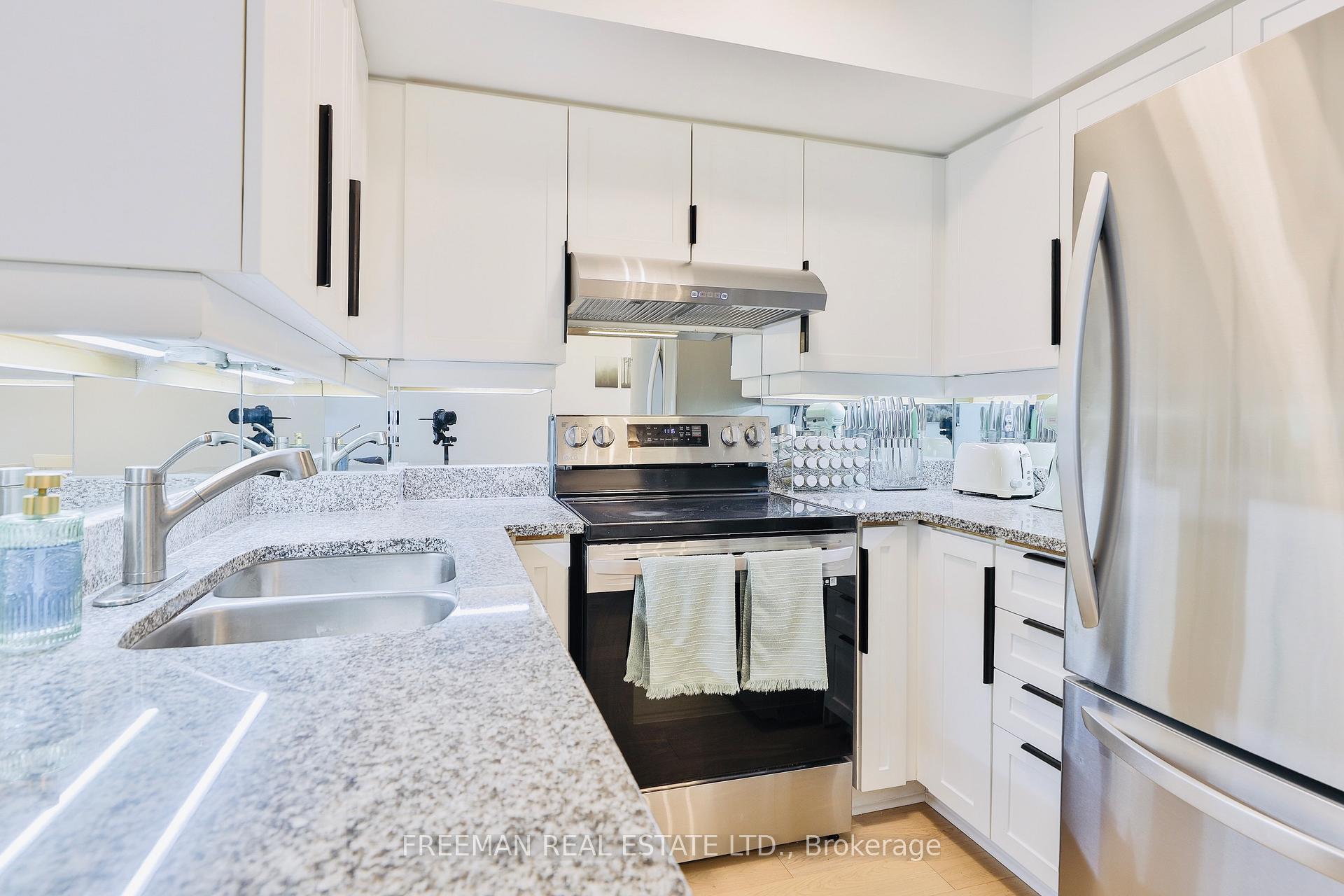 1 Bedroom Condo at 3 Rean Dr, Toronto For sale