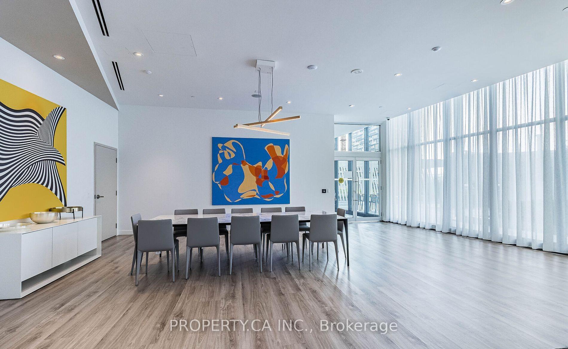 3 Bedrooms Condo at 3883 Quartz, Mississauga For sale