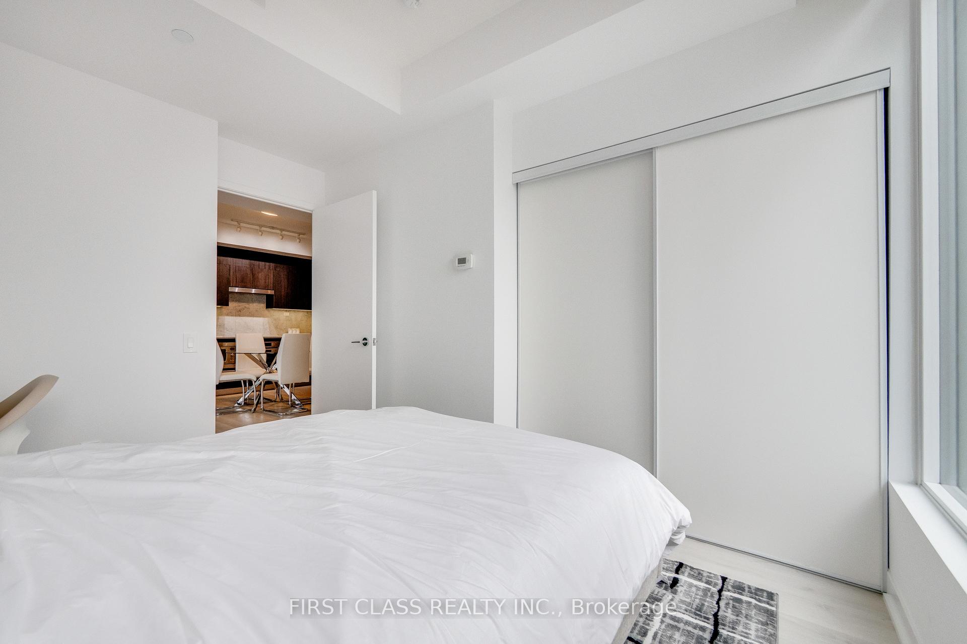 3 Bedrooms Condo at 80 Queens Wharf, Toronto For sale