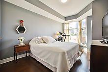 1 Bedroom Condo at 9 Burnhamthorpe, Toronto For sale