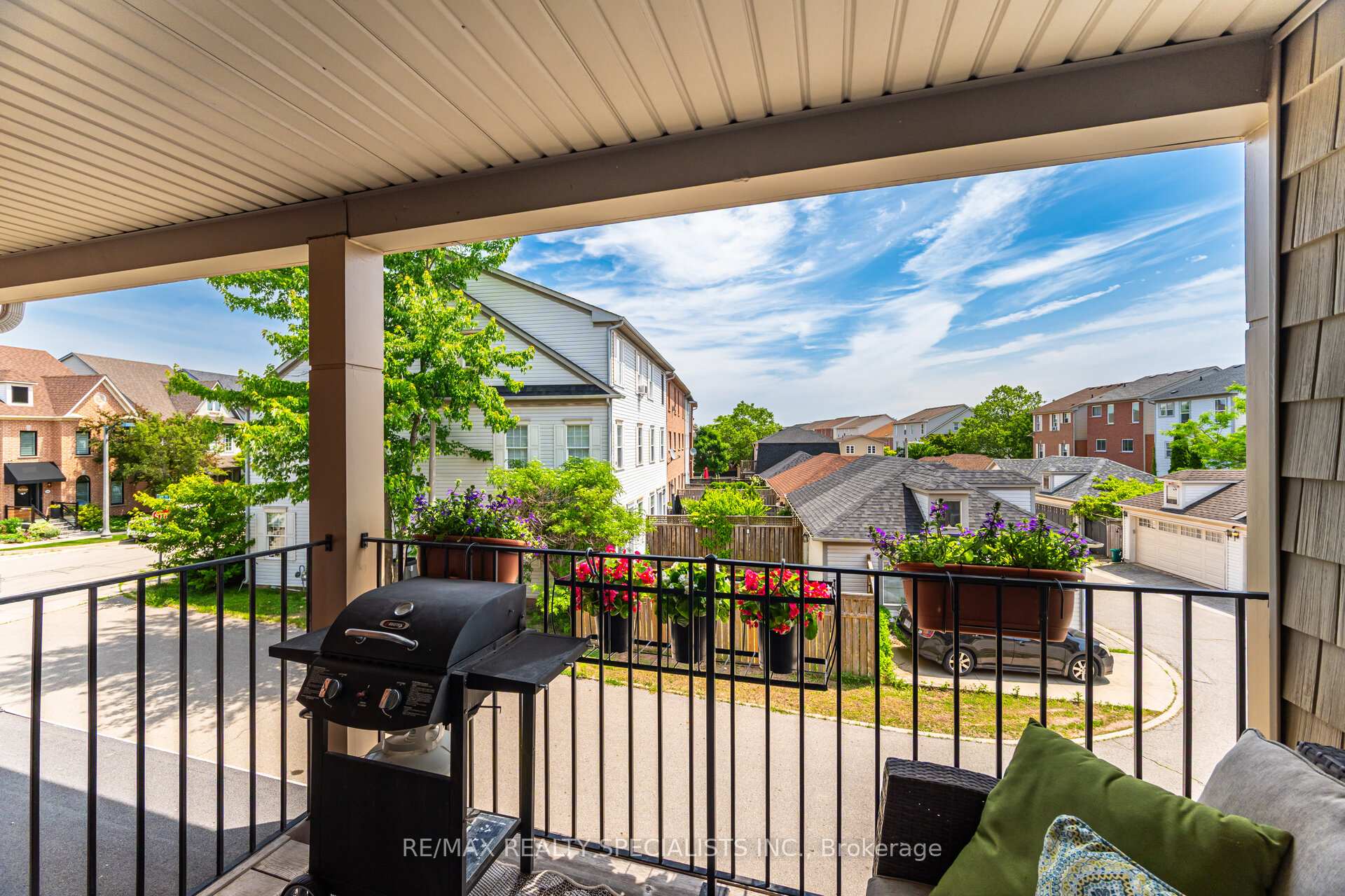 2 Bedrooms Condo at 2341 Parkhaven, Oakville For sale