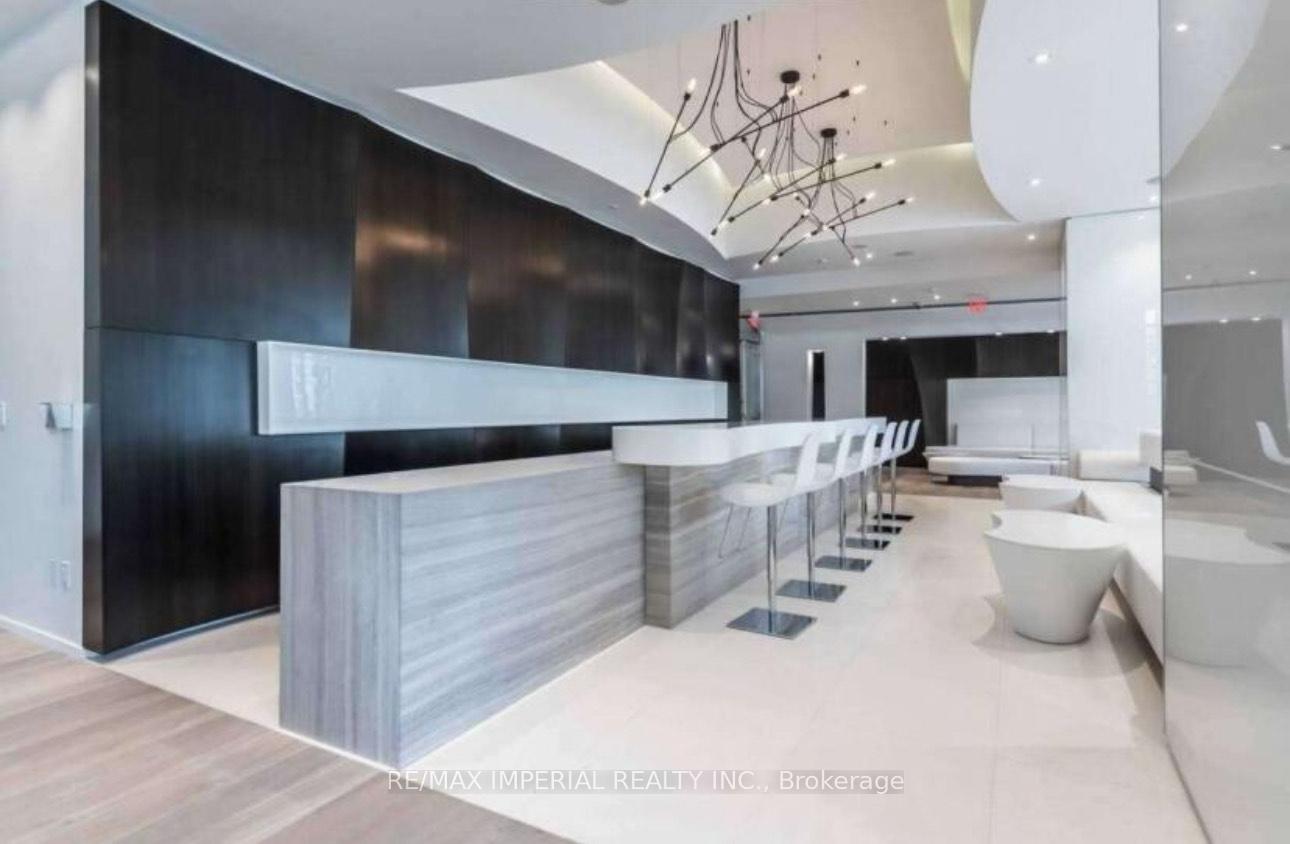 2 Bedrooms Condo at 1 Bloor, Toronto For sale