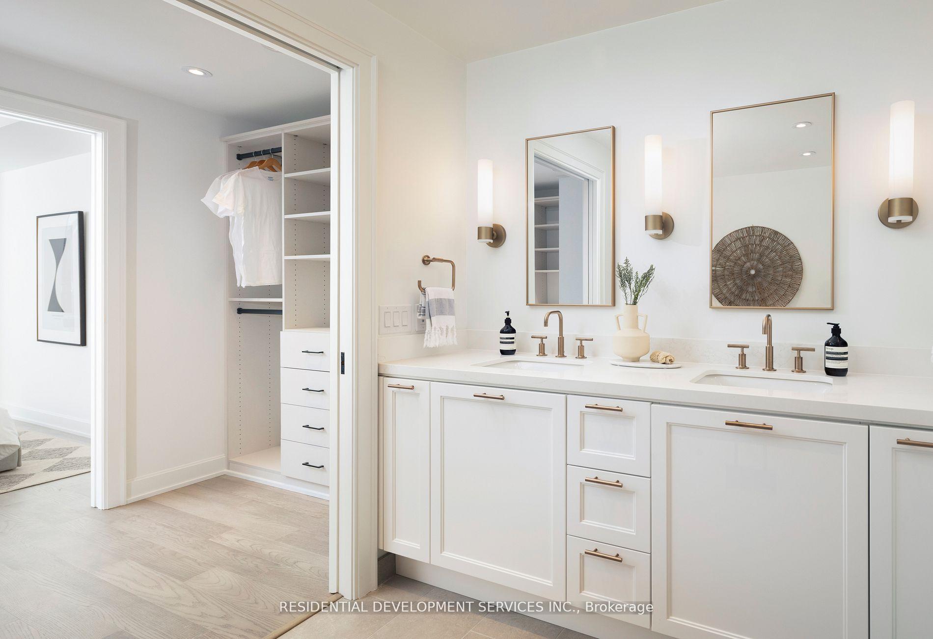 2 Bedrooms Condo at 1 Strathgowan, Toronto For sale