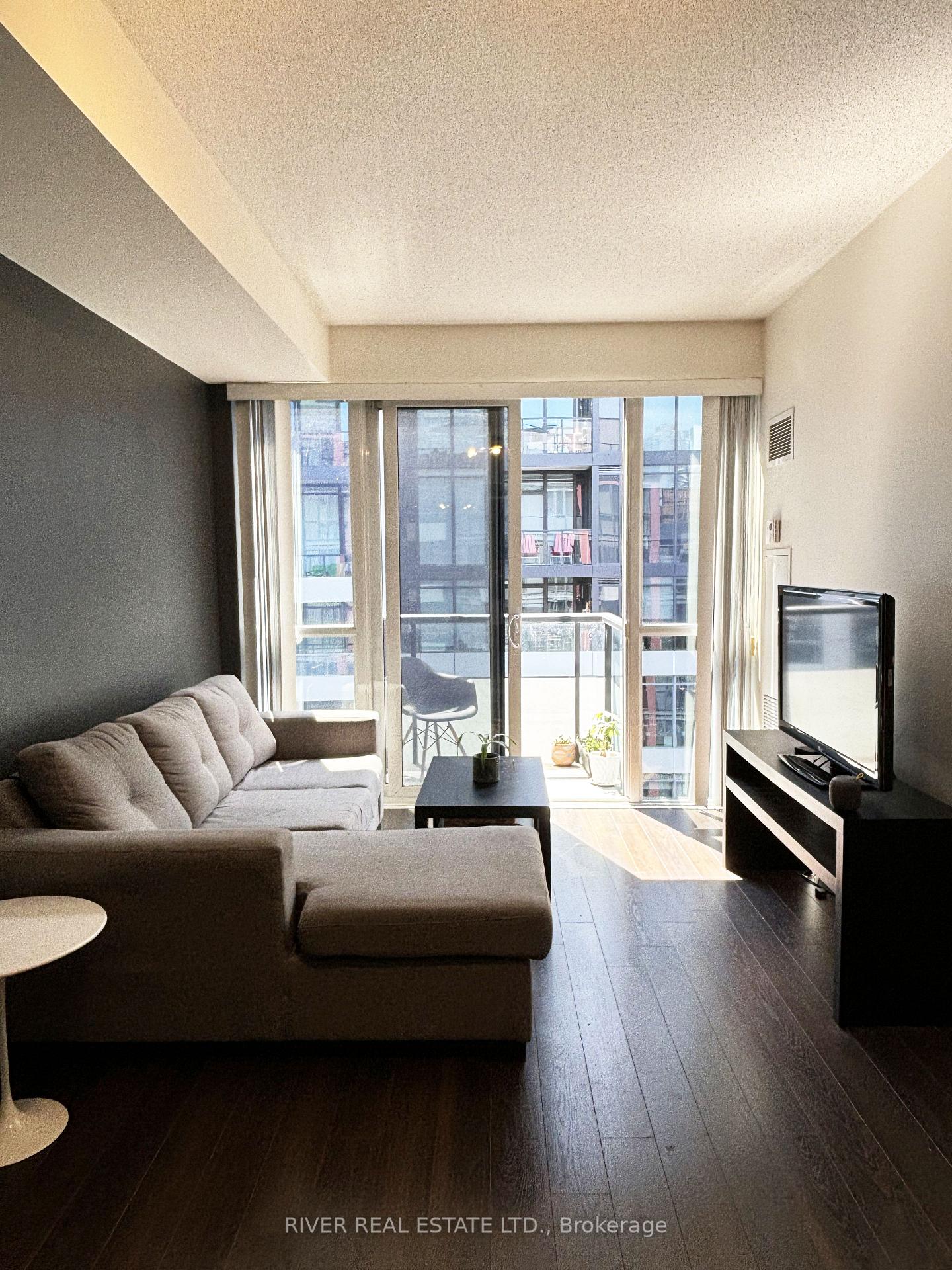 1 Bedroom Condo at 560 Front,  Toronto For sale