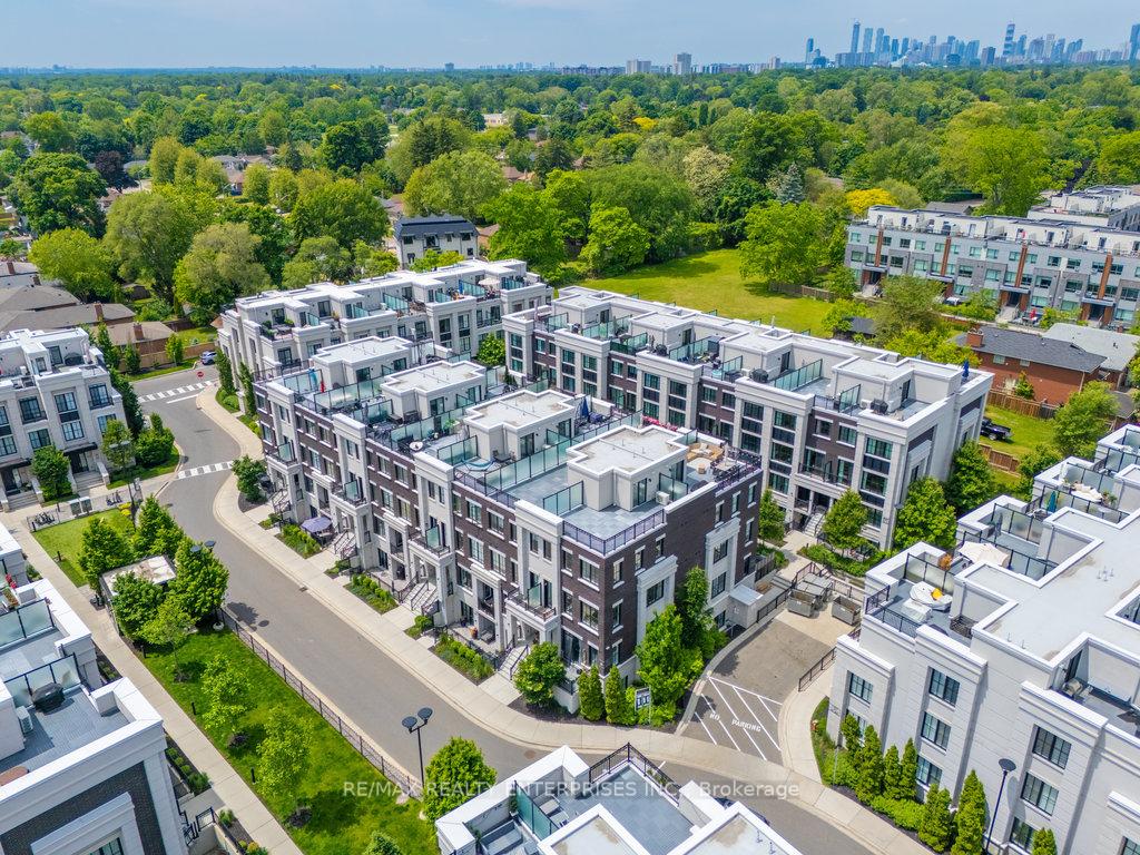 2 Bedrooms Condo at 657 Cricklewood, Mississauga For sale