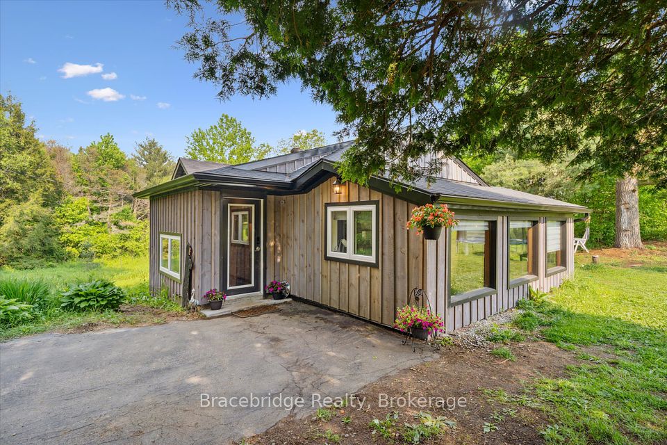 1151 Beatrice Town