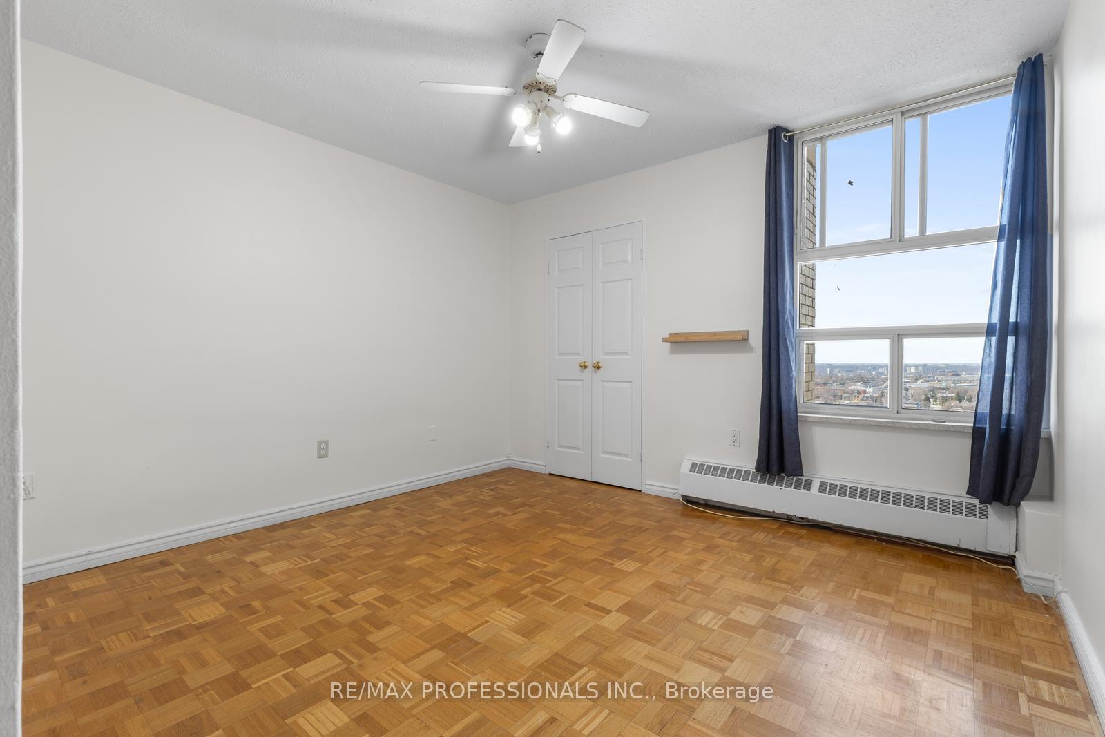 3 Bedrooms Condo at 360 Ridelle, Toronto For sale