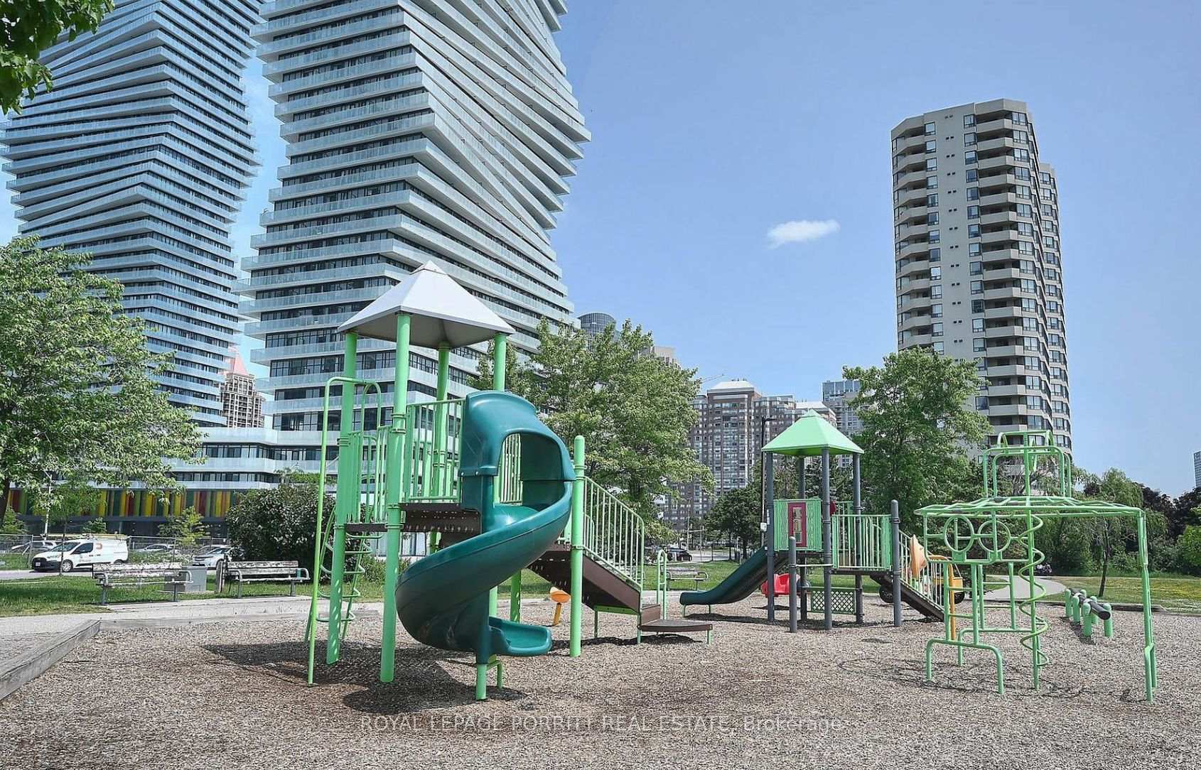 2 Bedrooms Condo at 3883 Quartz, Mississauga For sale