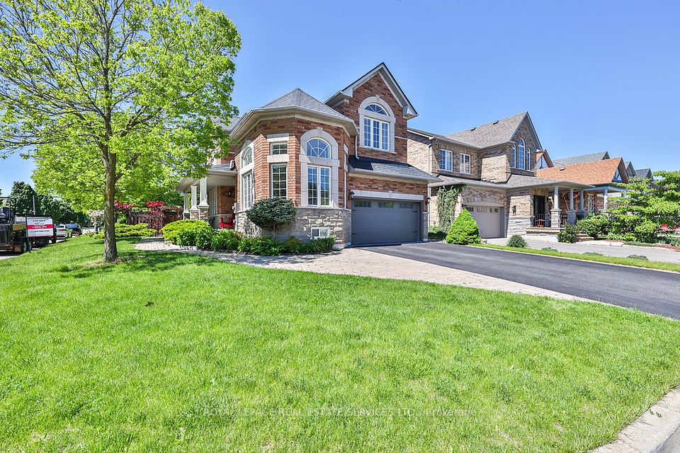 1423 Liverpool Street, Oakville, ON L6M 4N7