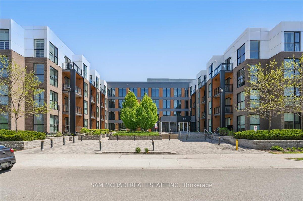 2 Bedrooms Condo at 210 Sabina Dr, Oakville For sale