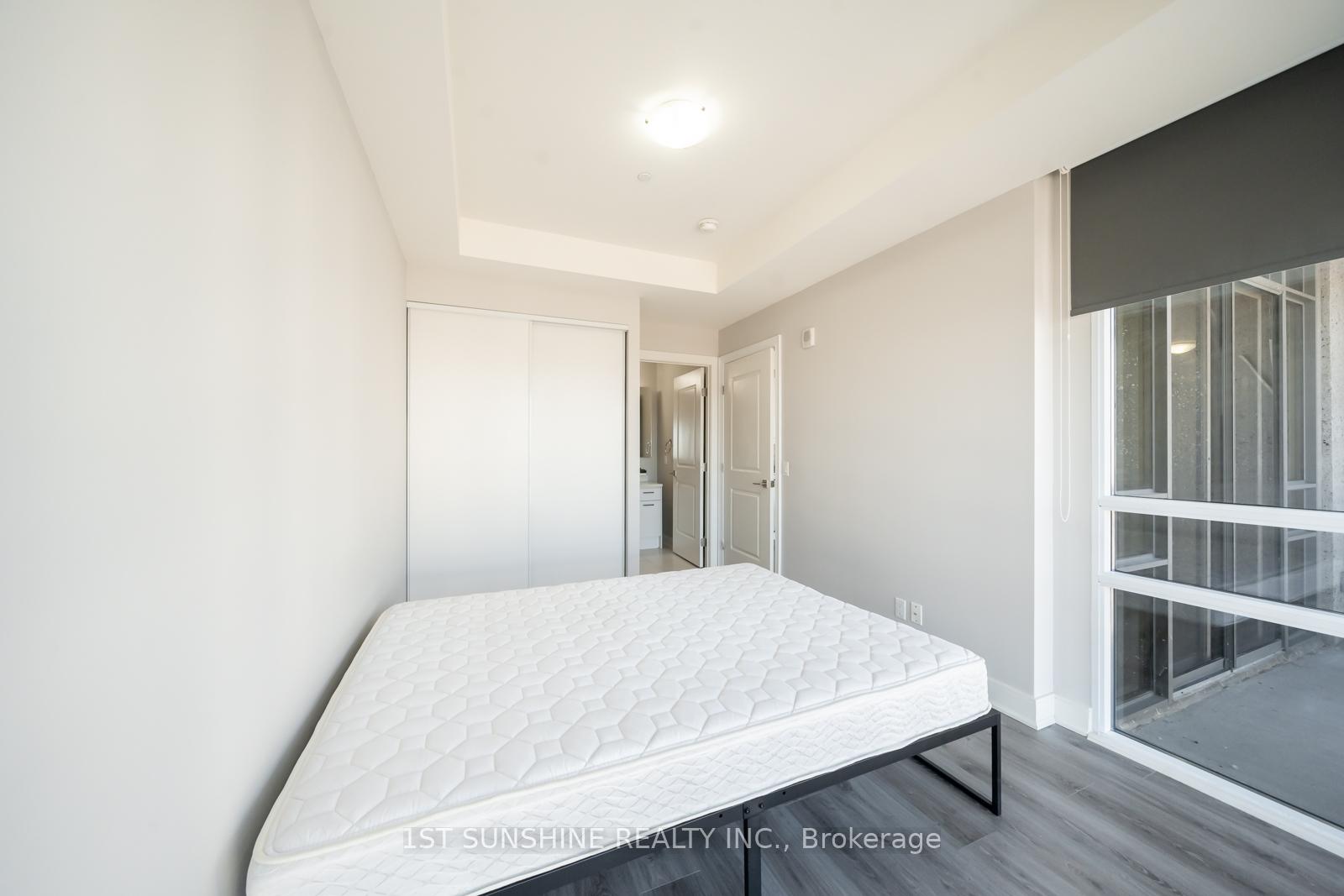 2 Bedrooms Condo at 150 MAIN,  Hamilton For sale
