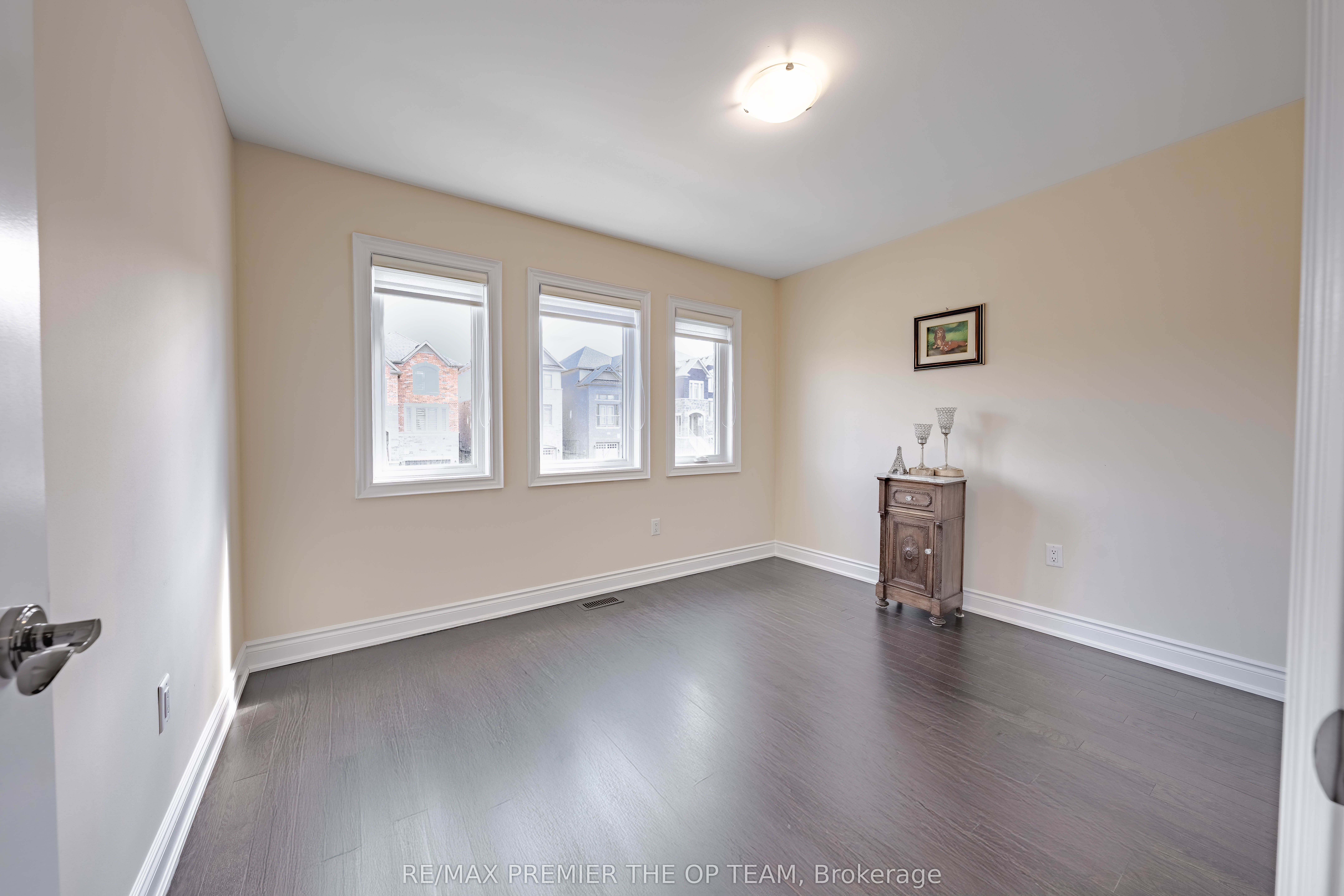 53 Janes Crescent