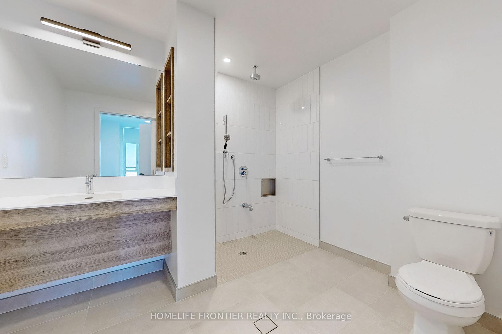 3 Bedrooms Condo at 7950 Bathurst, Vaughan For sale